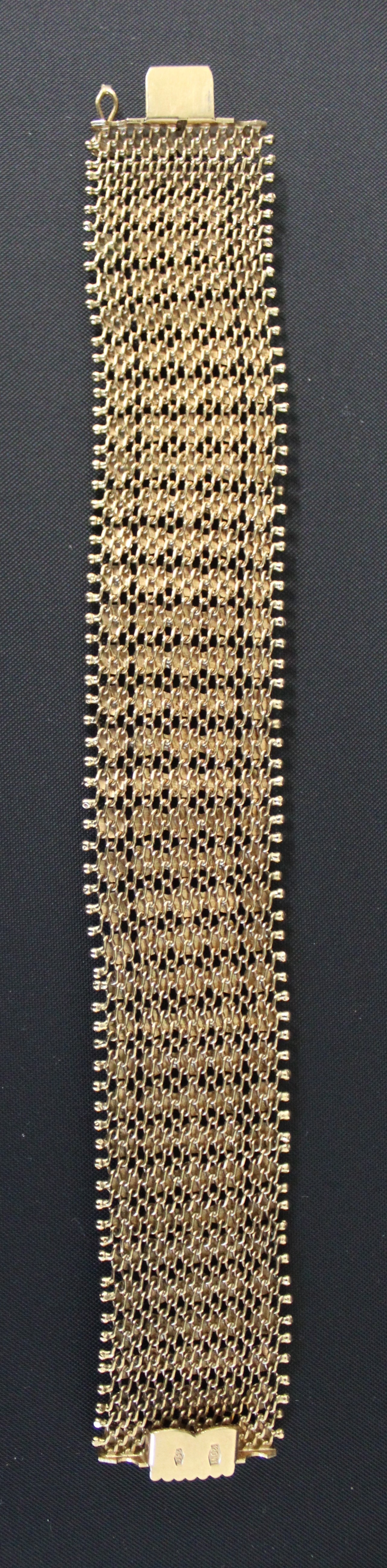 Italian gold fancy flat link cuff bracelet marked 120 VI 750, length 18cm, 45.31g - Image 2 of 3