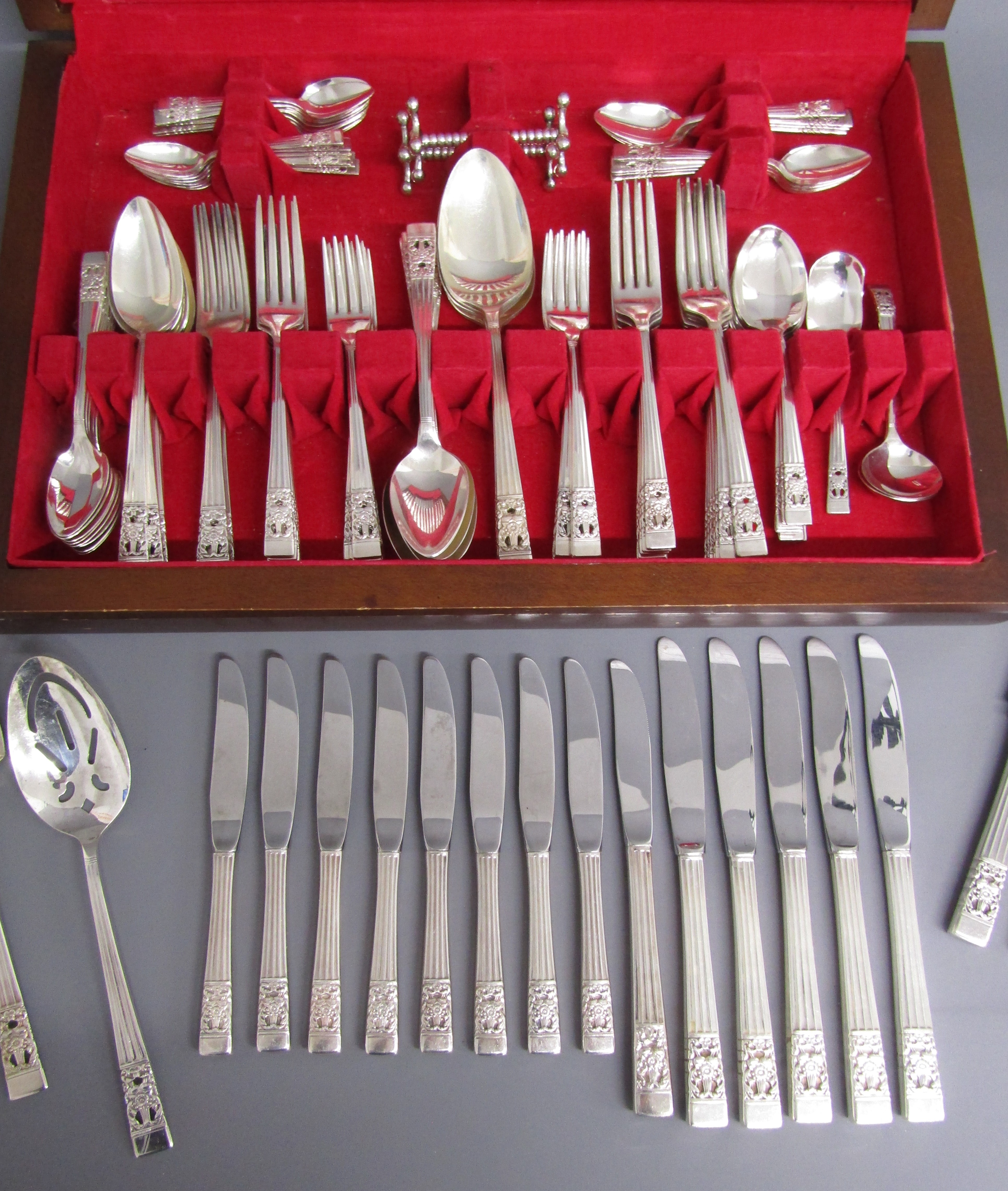 Oneida community plate cutlery set with extra flat ware - Image 3 of 6