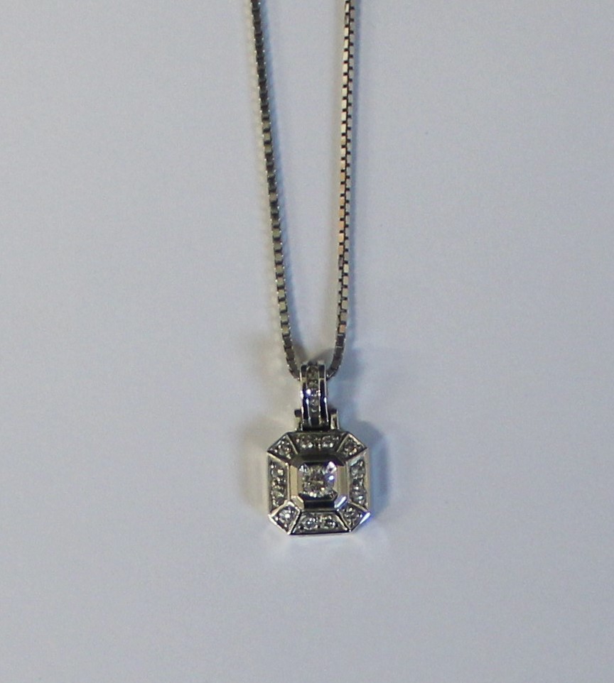 10k white gold diamond pendant & chain, 3.72g - Image 4 of 6