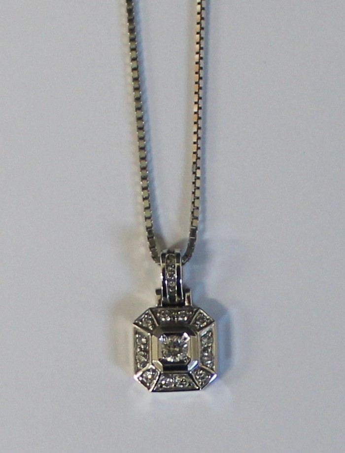 10k white gold diamond pendant & chain, 3.72g - Image 3 of 6