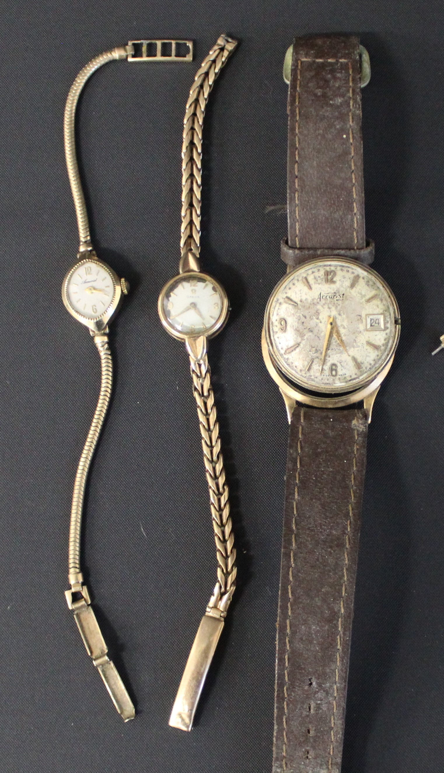 9ct gold gents wristwatch on leather strap (a/f) & 2 ladies 9ct gold cocktail watches (contains 6.3g