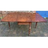 Large Victorian mahogany gateleg table