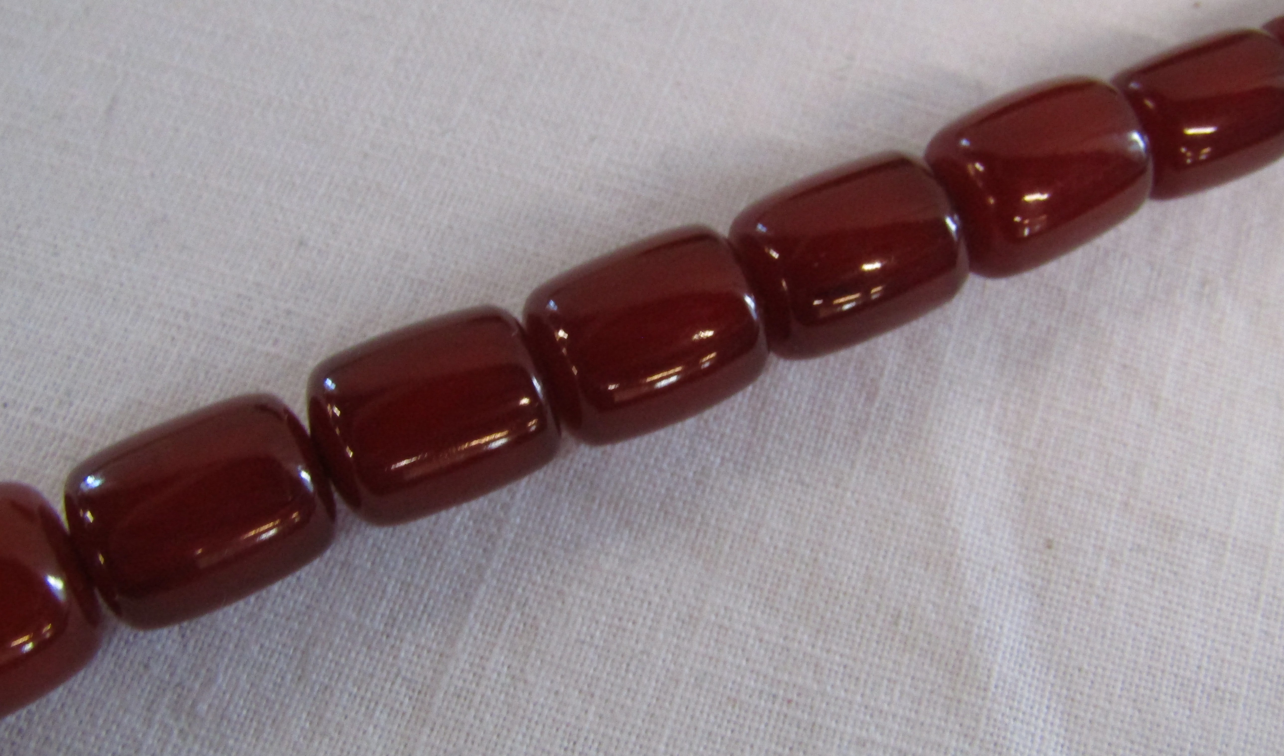 Graduated possibly amber bead necklace 116.6g, largest bead 3cm wide - Image 3 of 12