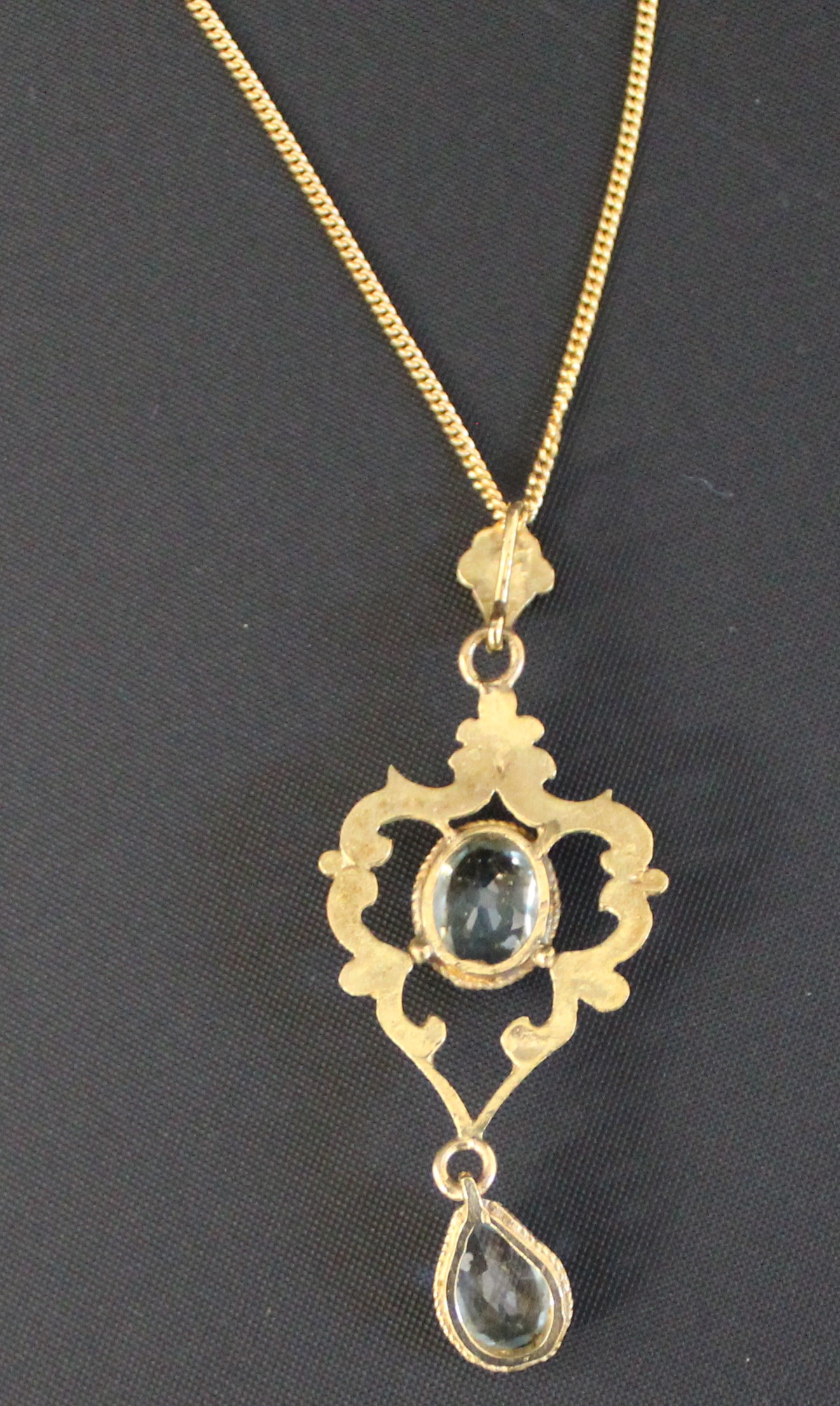 Tested as 9ct gold aquamarine pendant (4.80g) on 9ct gold chain (2.26g) - Image 3 of 3