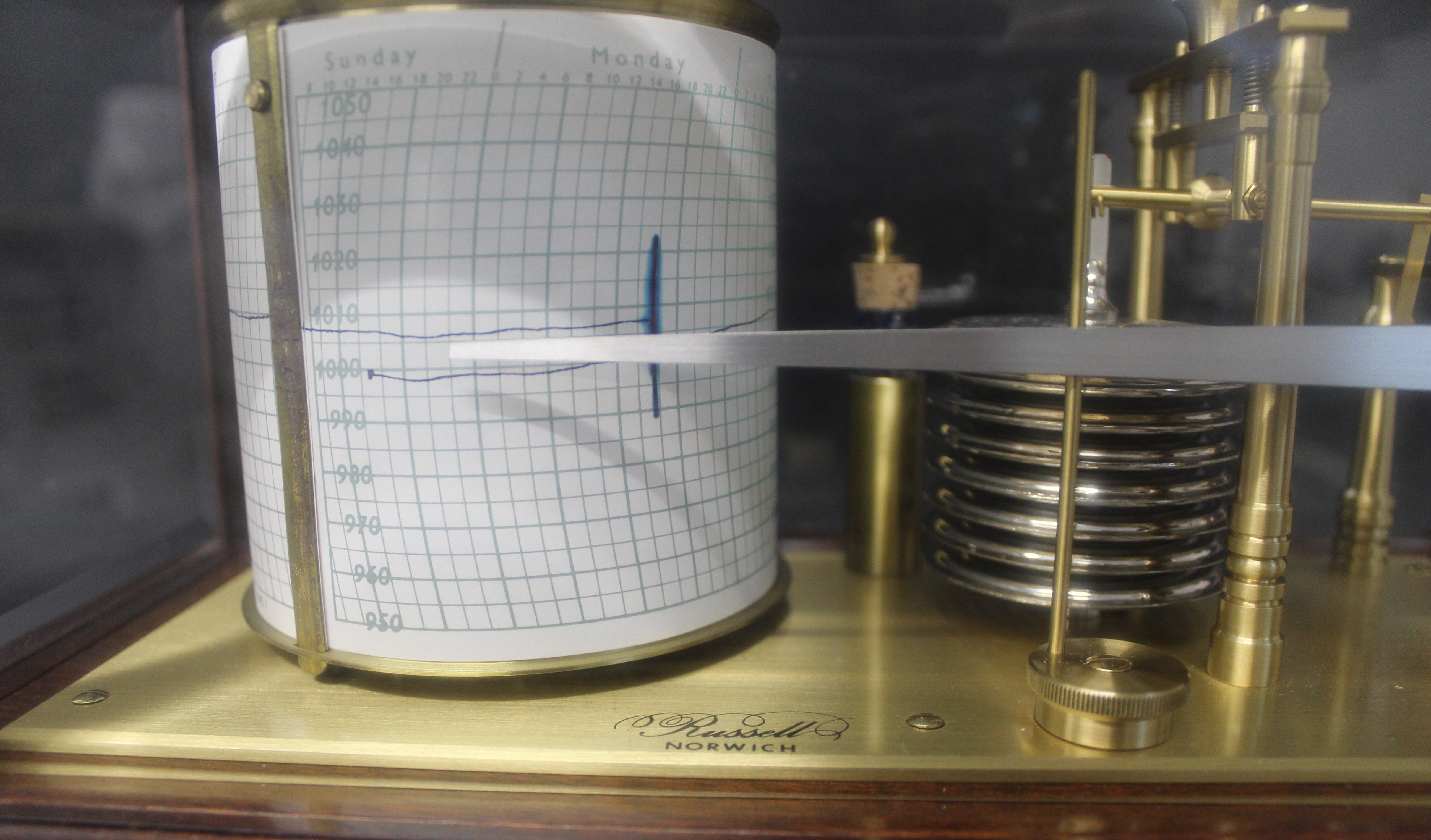 Russell Norwich barograph in mahogany case, with bevelled glass & lower drawer (missing nib) - Image 4 of 4