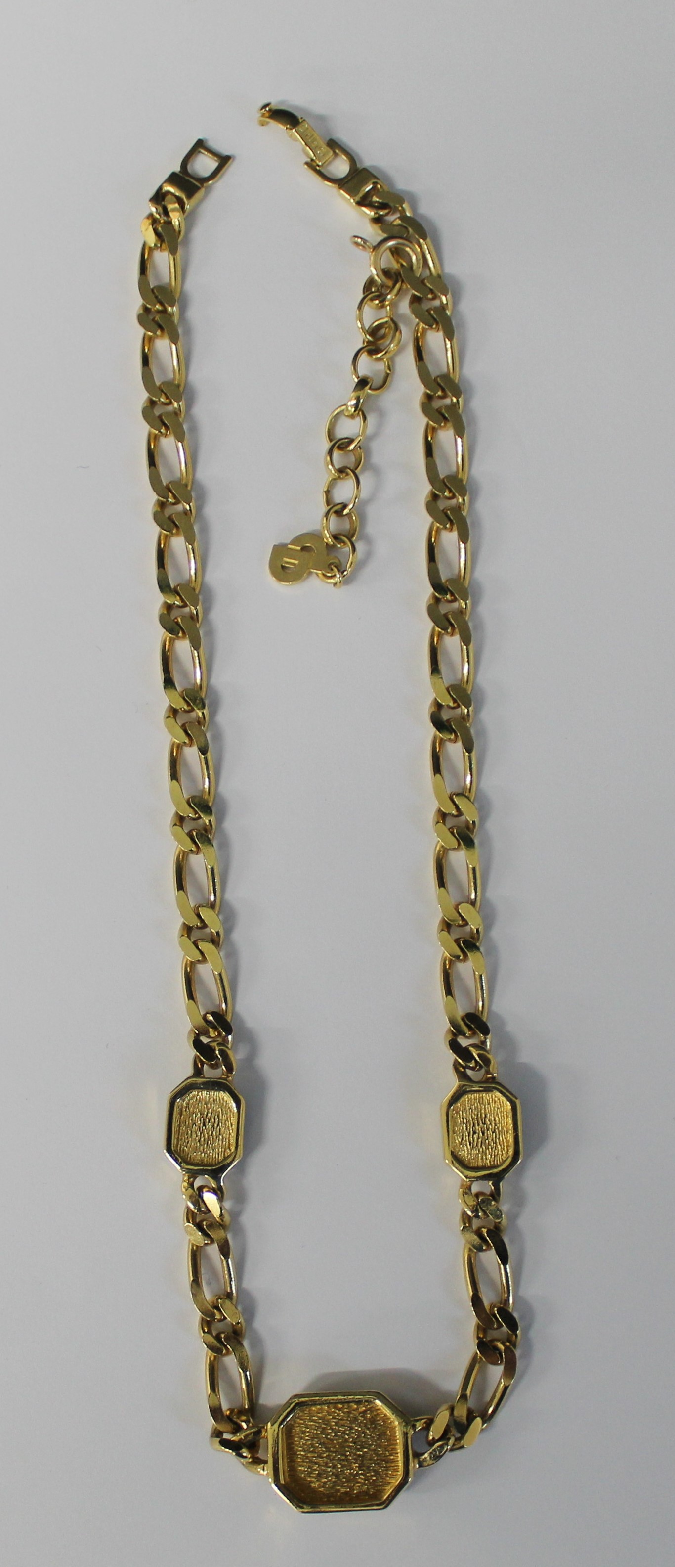 Christian Dior gold plated necklace (with additional 9ct gold clasp now holding previously - Image 4 of 4