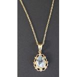 9ct gold & aquamarine pendant on fine 9ct gold chain, marked 375, 2.36g