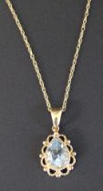 9ct gold & aquamarine pendant on fine 9ct gold chain, marked 375, 2.36g