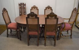 Early 20th century oak extending dining table on turned legs (H 75cm x W 183cm x D 106cm) & set of 6