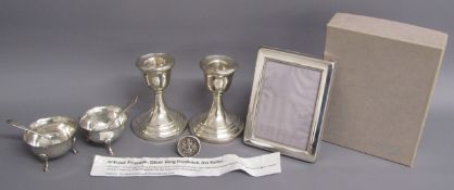 Pair of Victorian silver salts by Wakely & Wheeler London 1895 with matching spoons (1.9ozt),