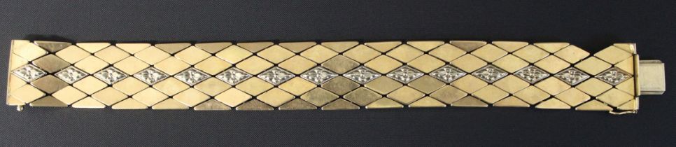 Italian 18ct gold flat link bracelet (damaged) marked 750 AR, 42.79g