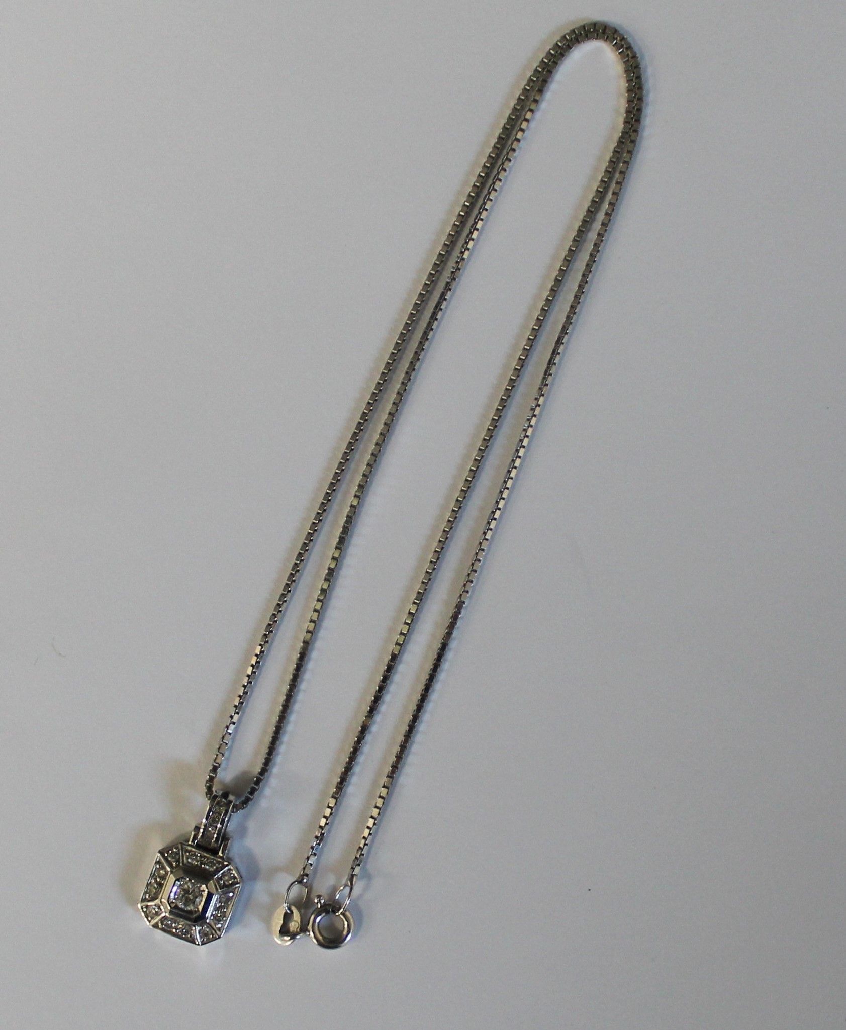 10k white gold diamond pendant & chain, 3.72g - Image 6 of 6