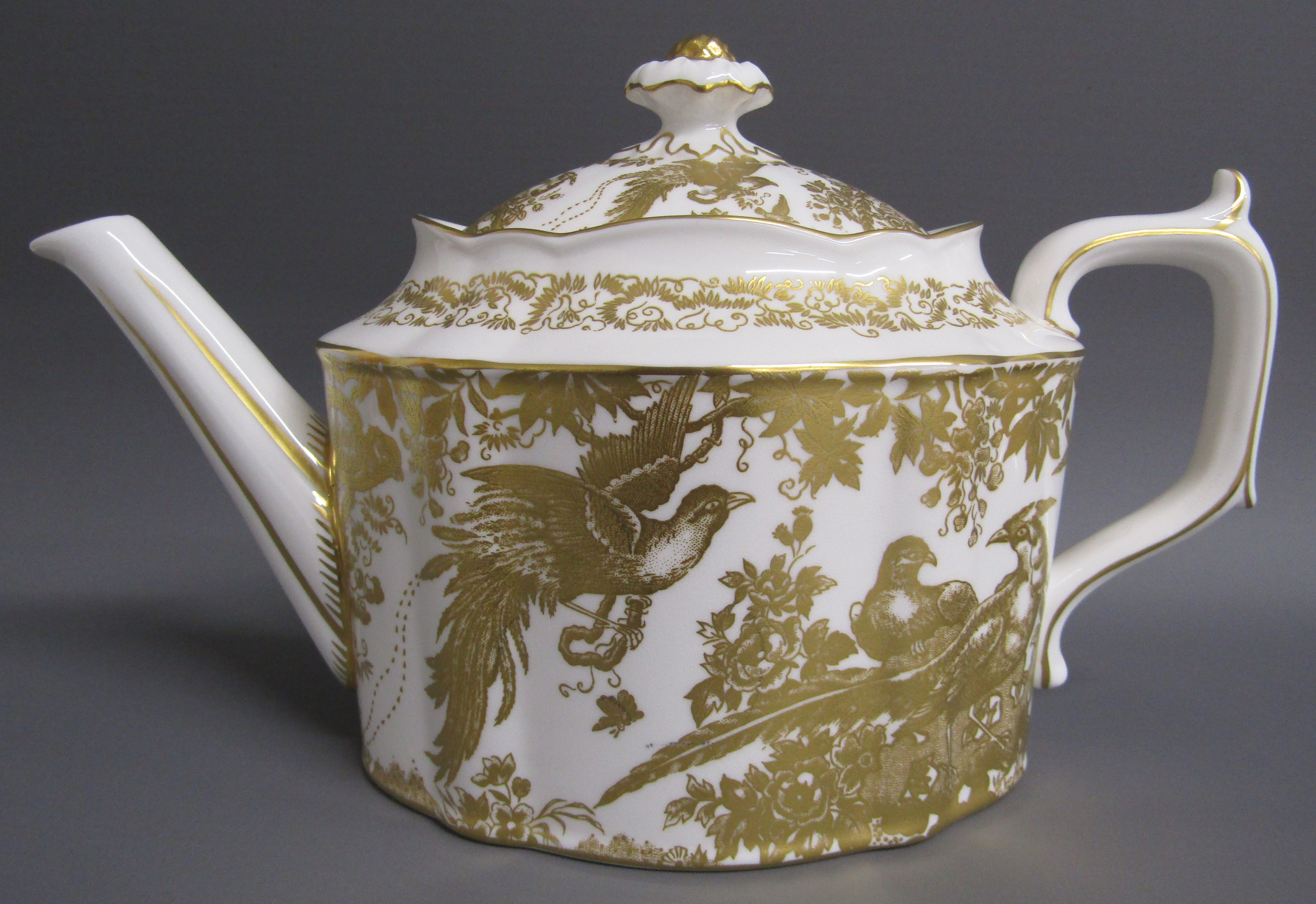 Royal Crown Derby 'Gold Aves' teapot, 'Red Derby Panel' soup bowl and saucer and red and gold - Image 2 of 9