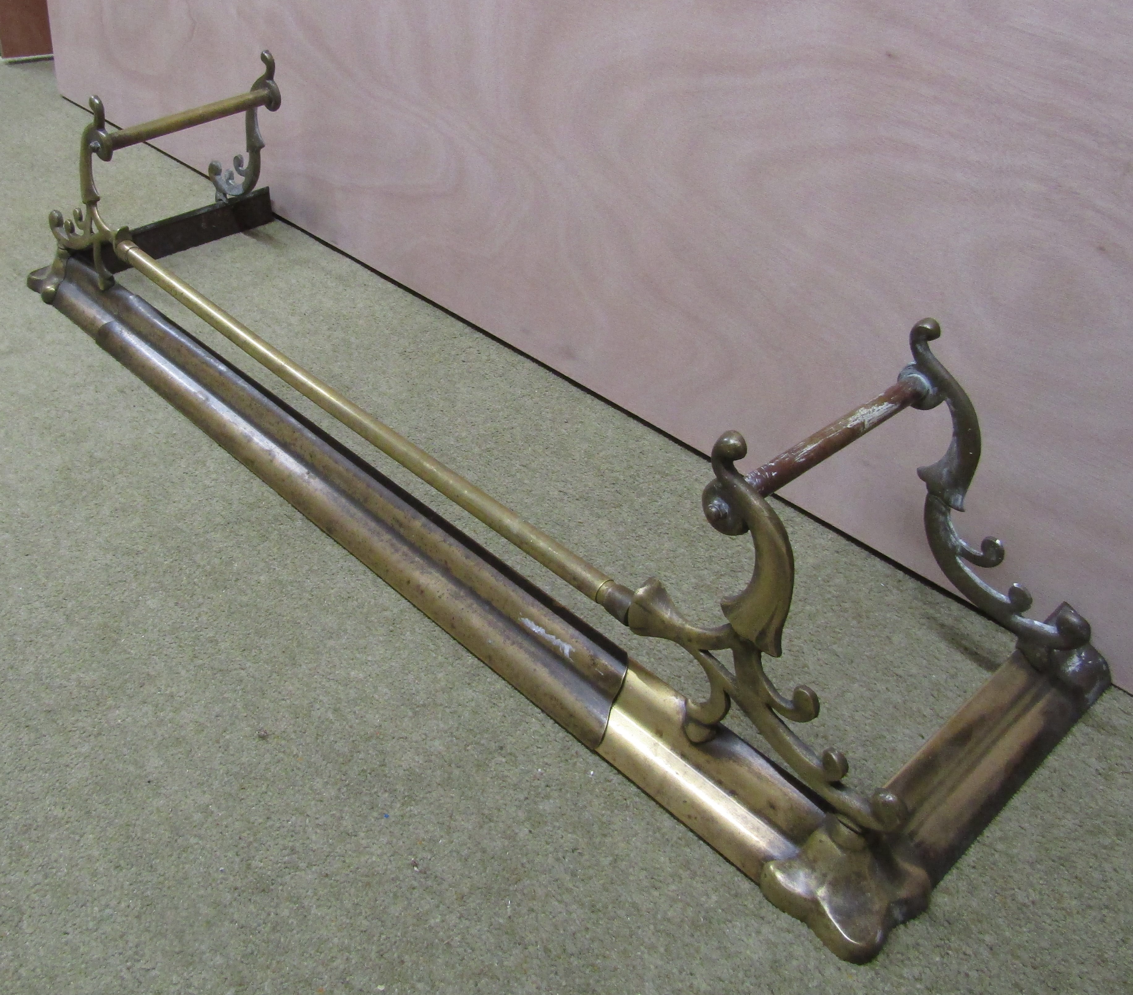 Brass extending fender, widest internal dimension: 142cm w x 30cmd - Image 2 of 3