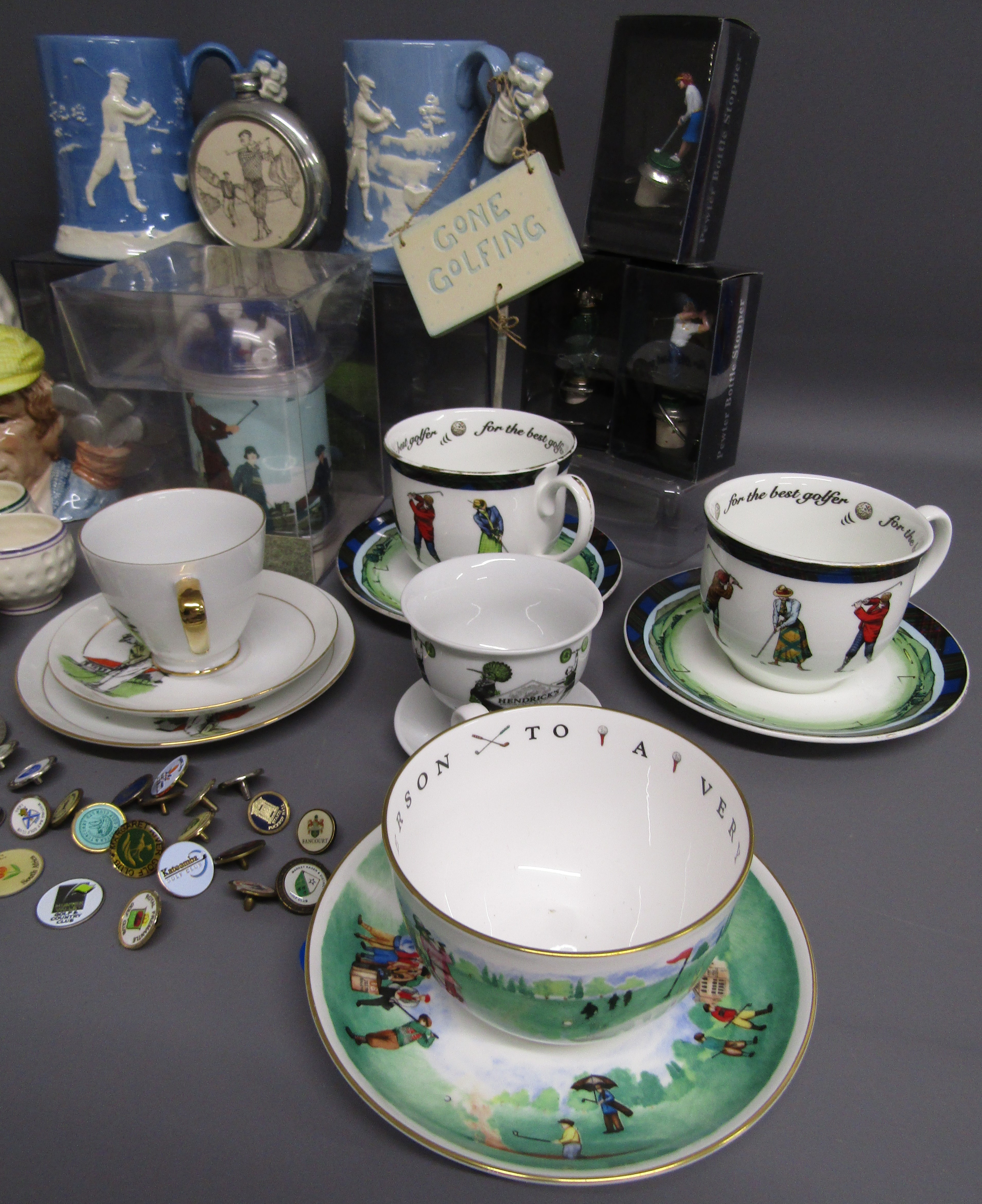 Collection of golfing items includes Dartmouth Pottery tankards, cups and saucers, Wedgwood dish, - Image 4 of 6