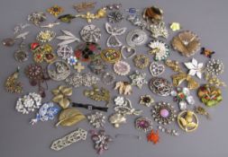 Collection of costume jewellery brooches