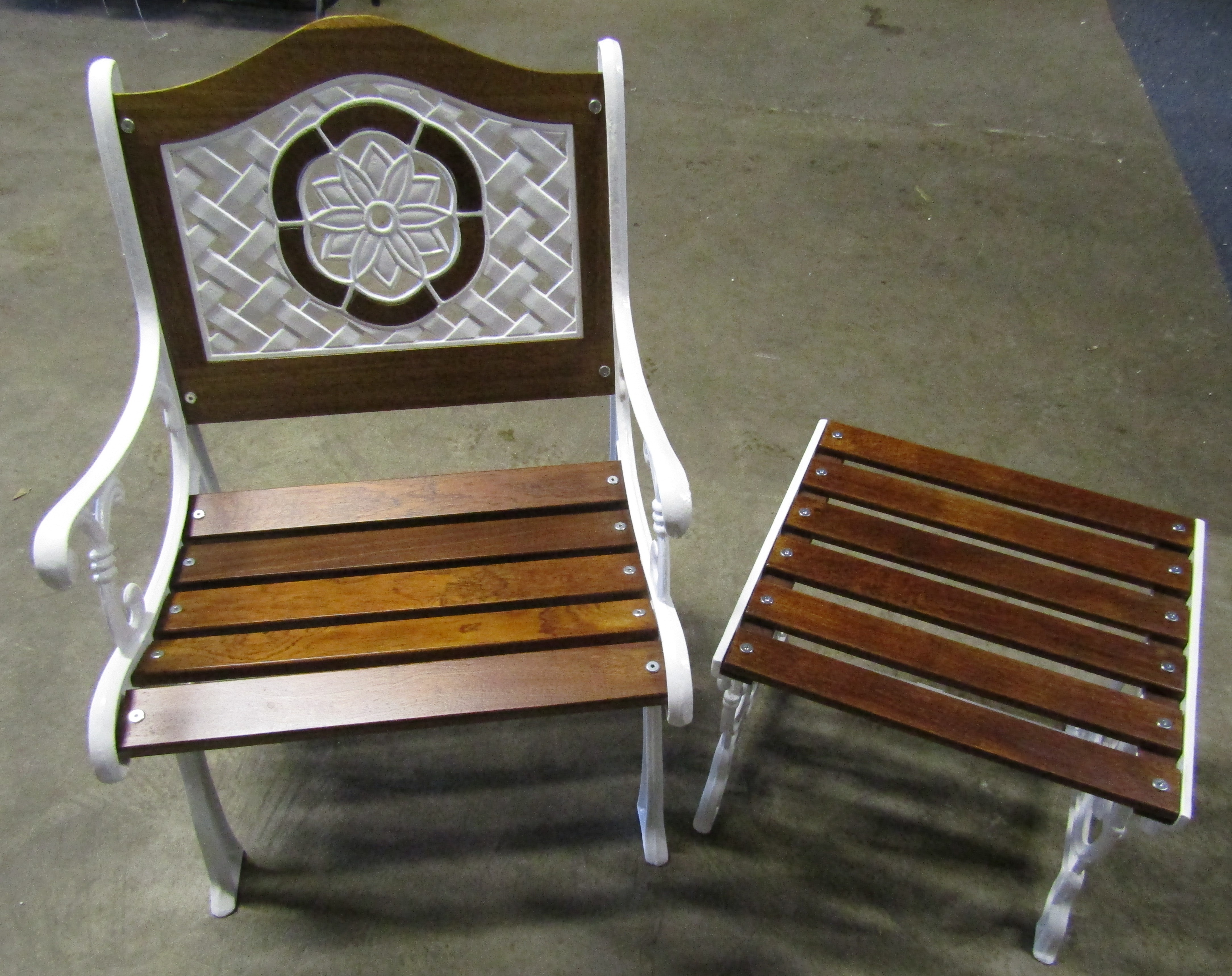 Single garden chair with side table - these have been grit blasted and enamelled - Image 2 of 4