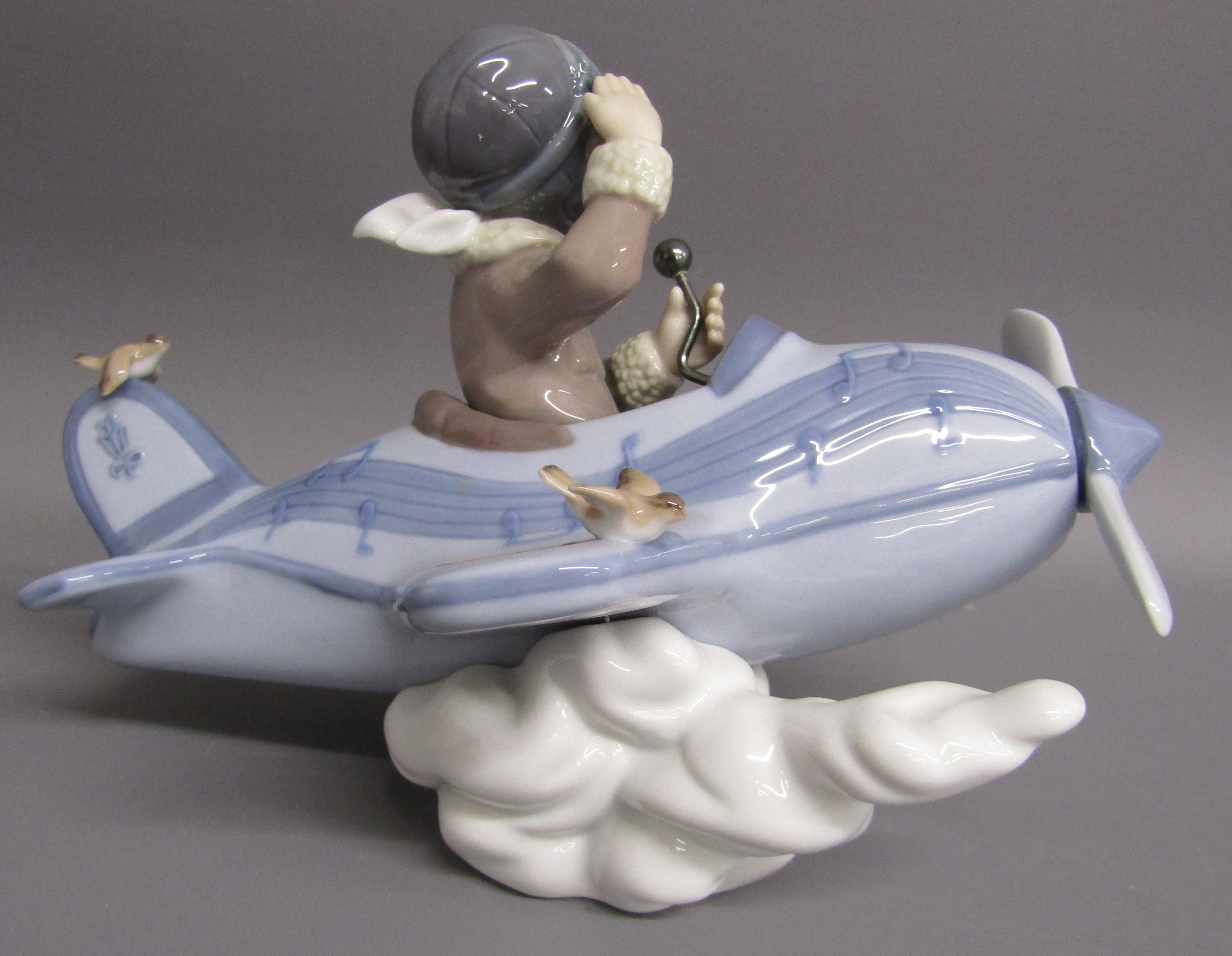 Lladro 'Over the Clouds' 05697 - with box - Image 4 of 6