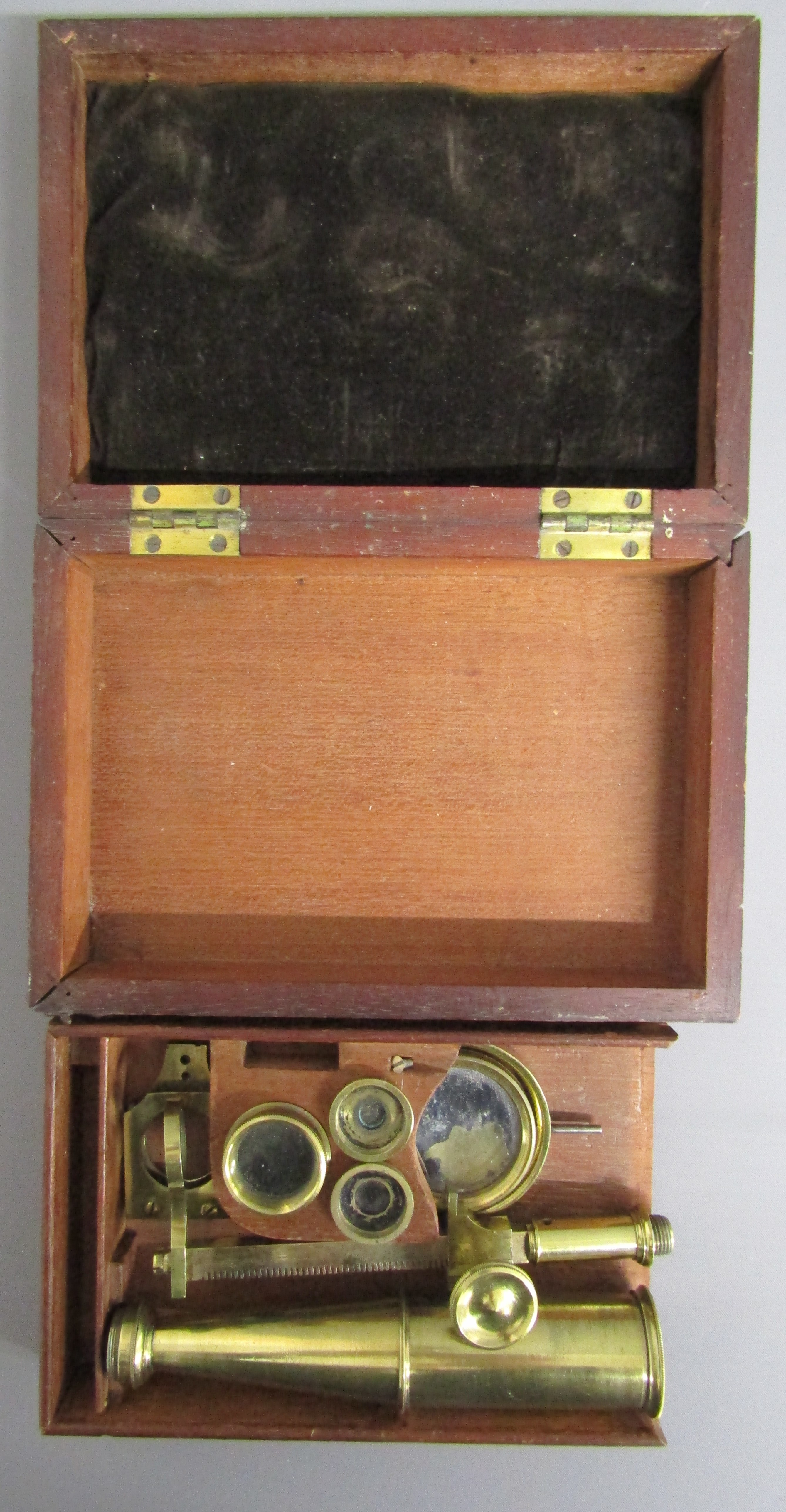 Cary Gould medium style box mounted portable microscope - Image 8 of 9