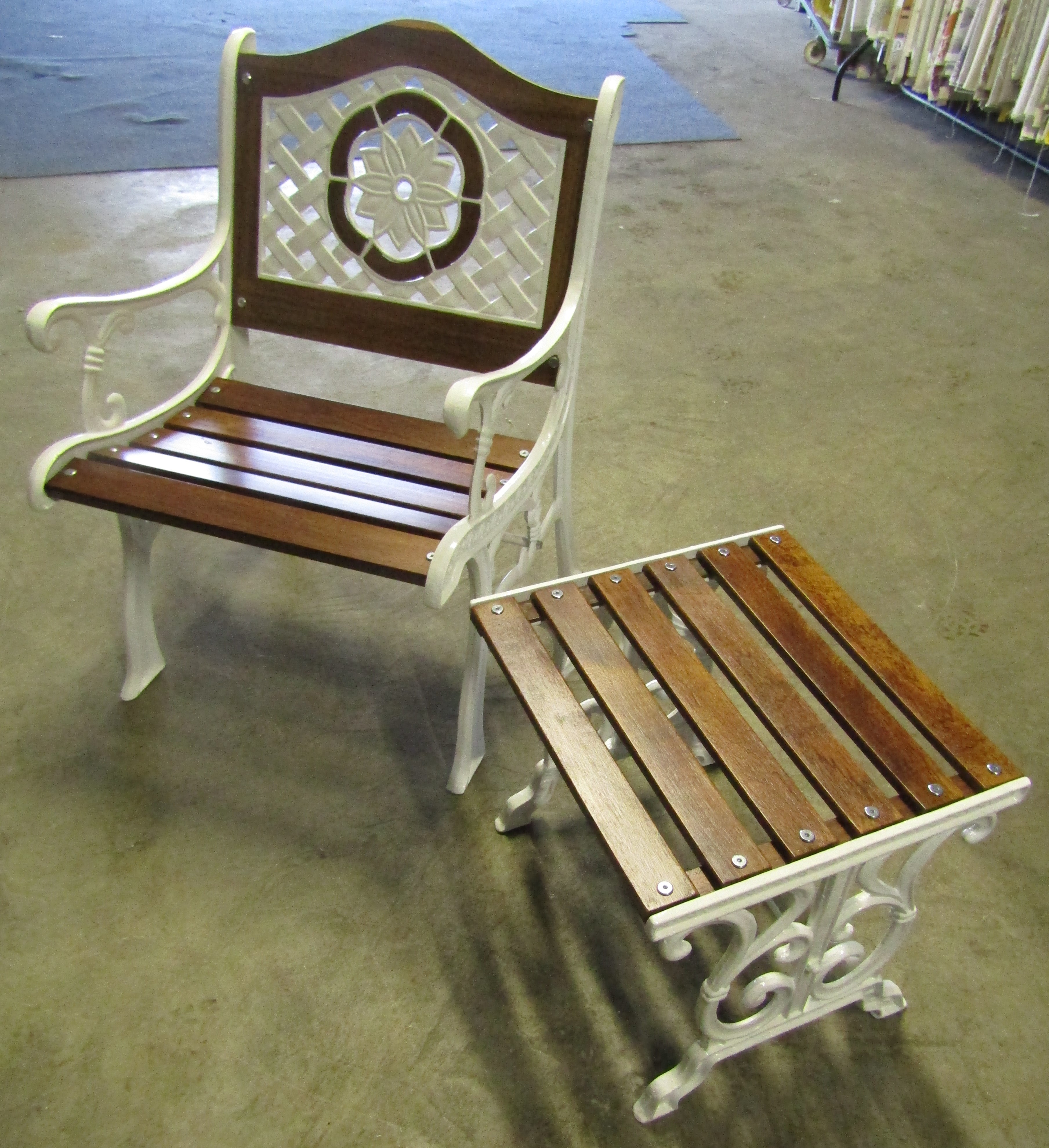 Single garden chair with side table - these have been grit blasted and enamelled - Image 3 of 4