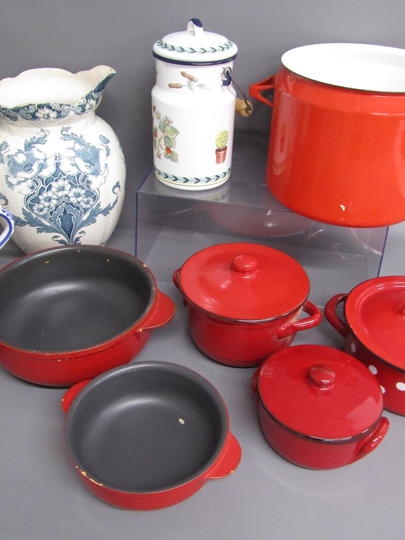 Collection of items includes Piral Italian terracotta cooking pots, enamelled cooking pots, Villeroy - Image 3 of 5