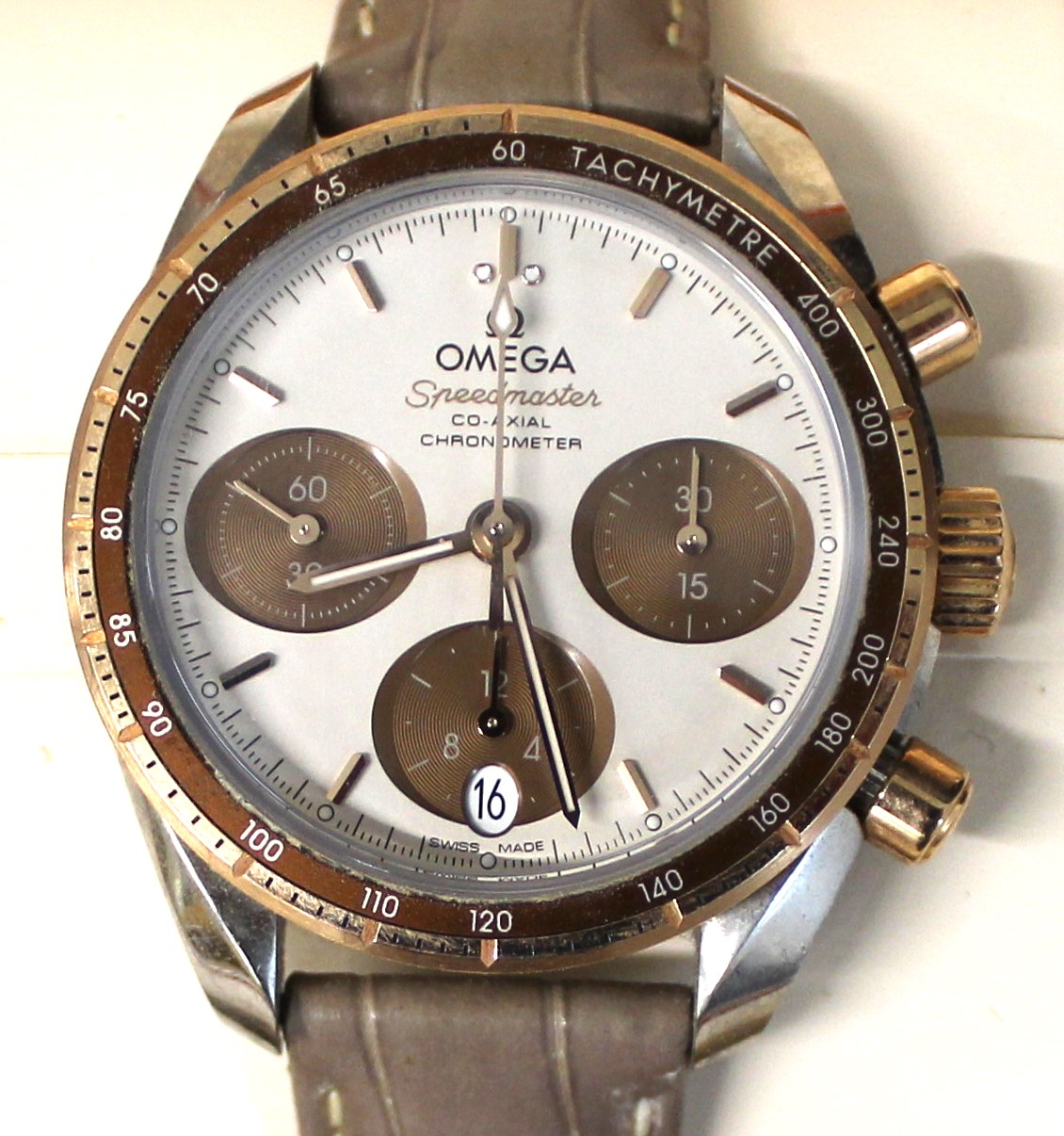 Gents Omega Speedmaster stainless steel wristwatch on leather strap, Reference no. 32423385002002,