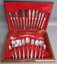 Community Oneida cased cutlery set