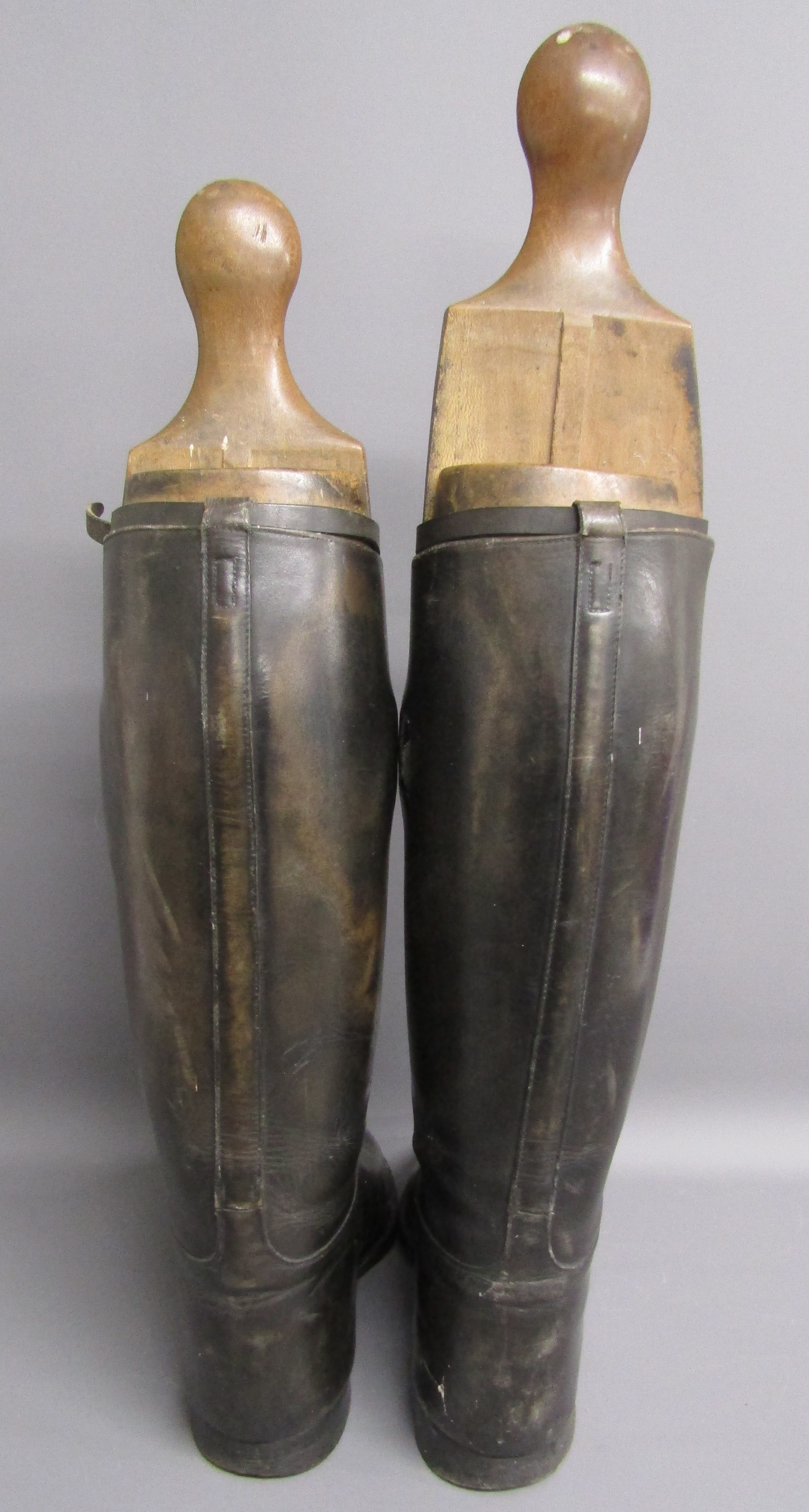 Leather riding boots with wooden boot trees - Image 4 of 7