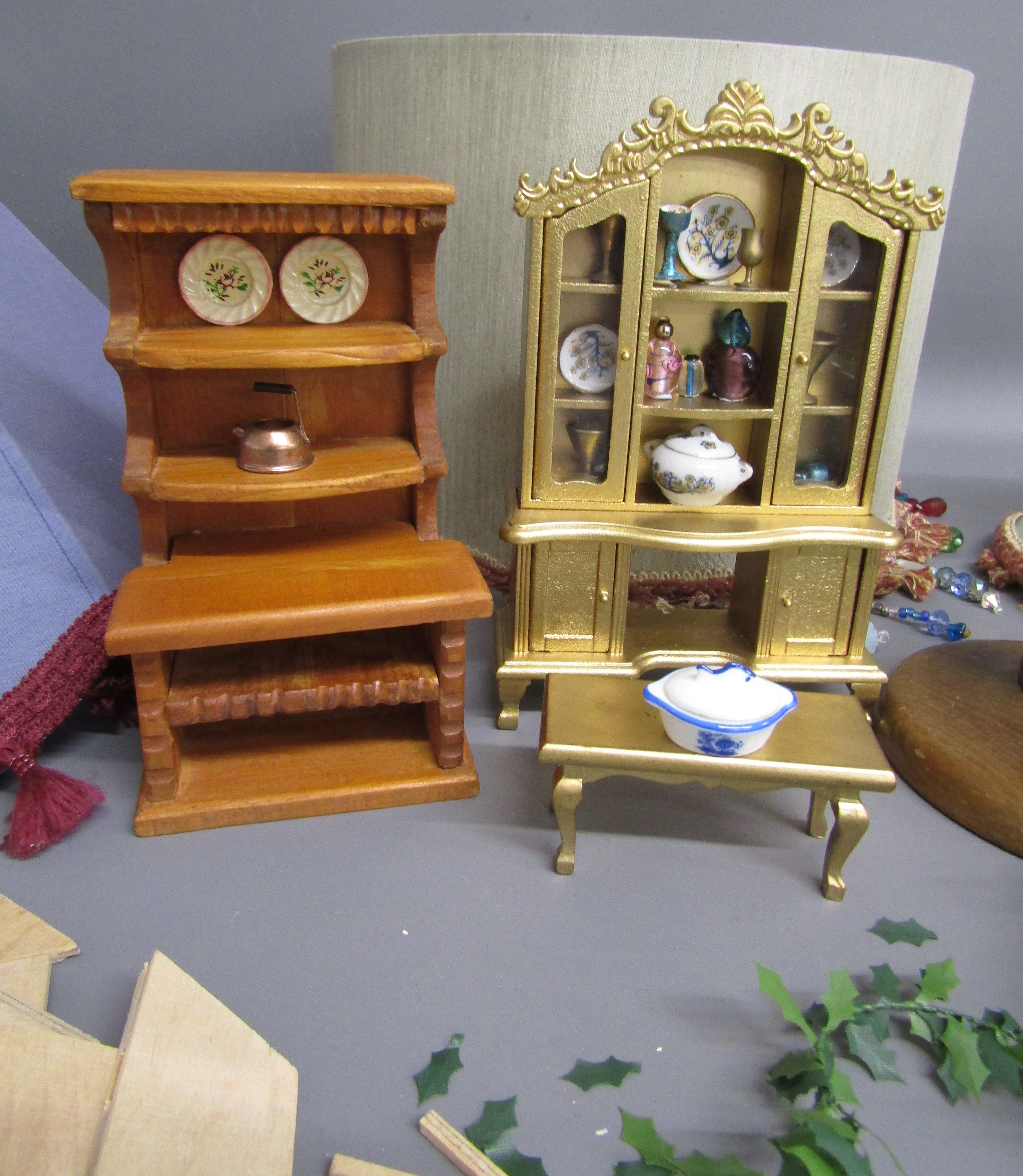 Wooden table lamp, 3 lamp shades and a small selection of doll's house furniture - Image 3 of 4