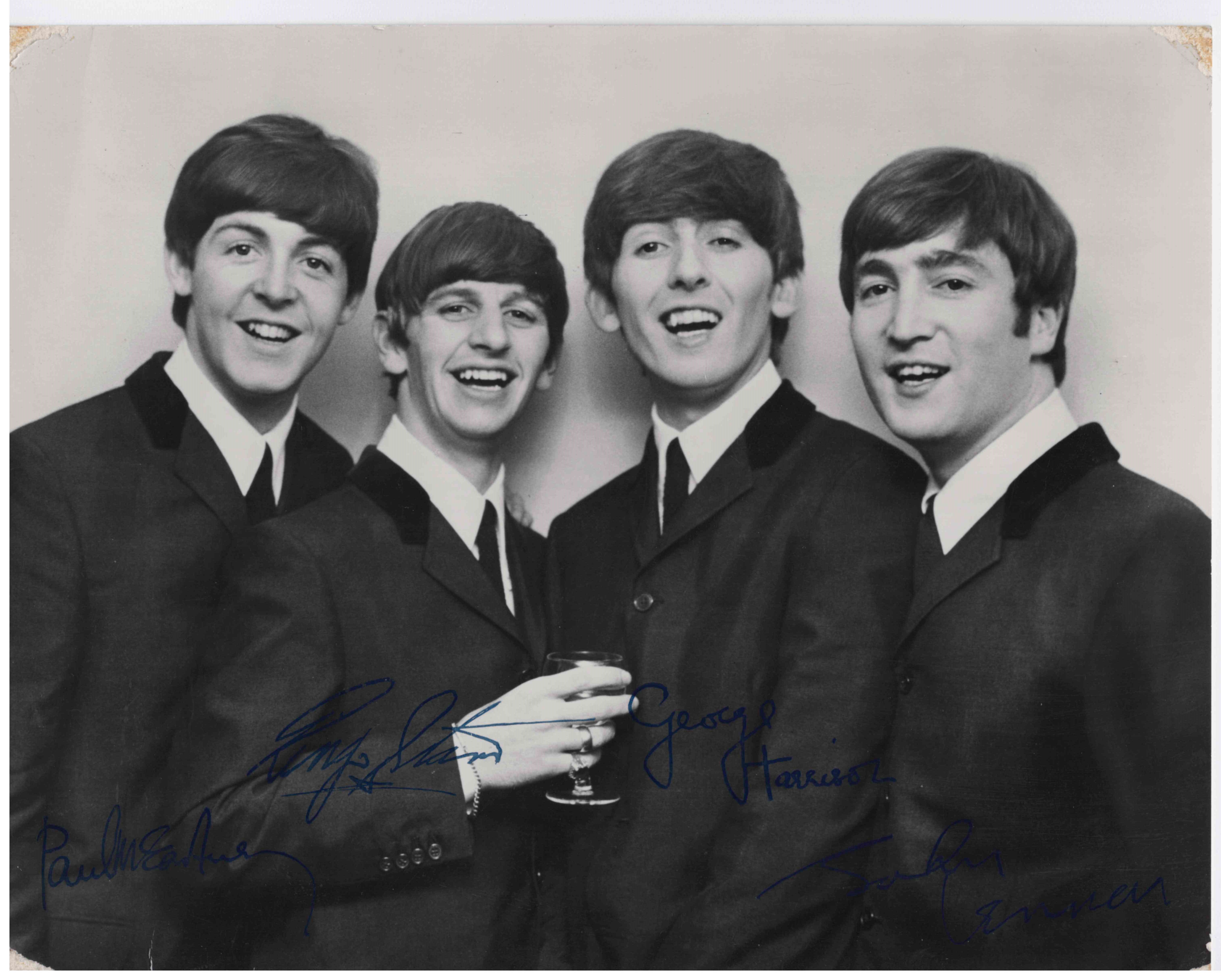 Selection of Beatles memorabilia including The Beatles Book Monthly magazine no's 1-50, 3 scrap - Image 9 of 15