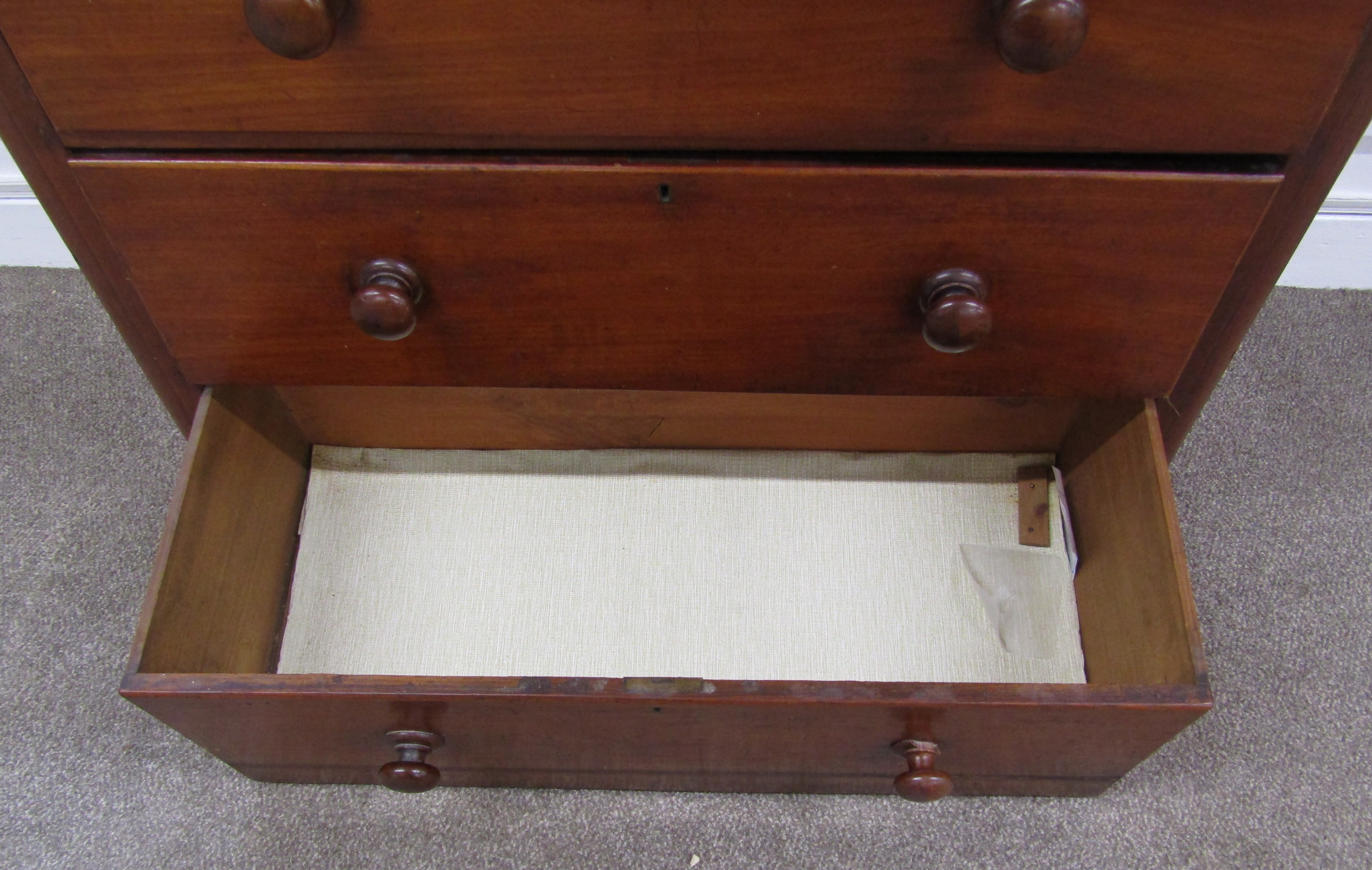 Victorian mahogany chest of drawers - approx. L 98.5cm x D 45cm x H 108cm - Image 4 of 4