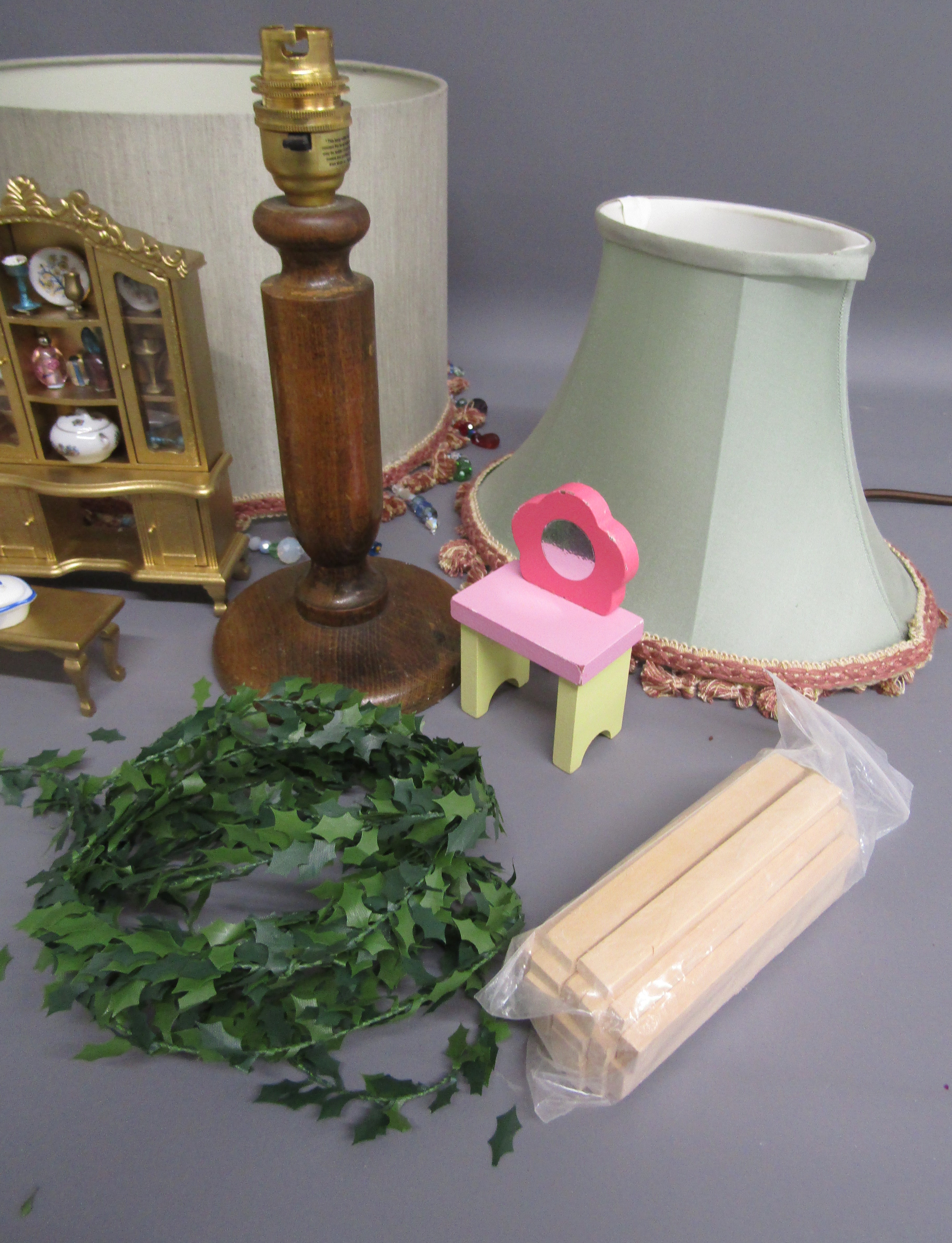 Wooden table lamp, 3 lamp shades and a small selection of doll's house furniture - Image 4 of 4