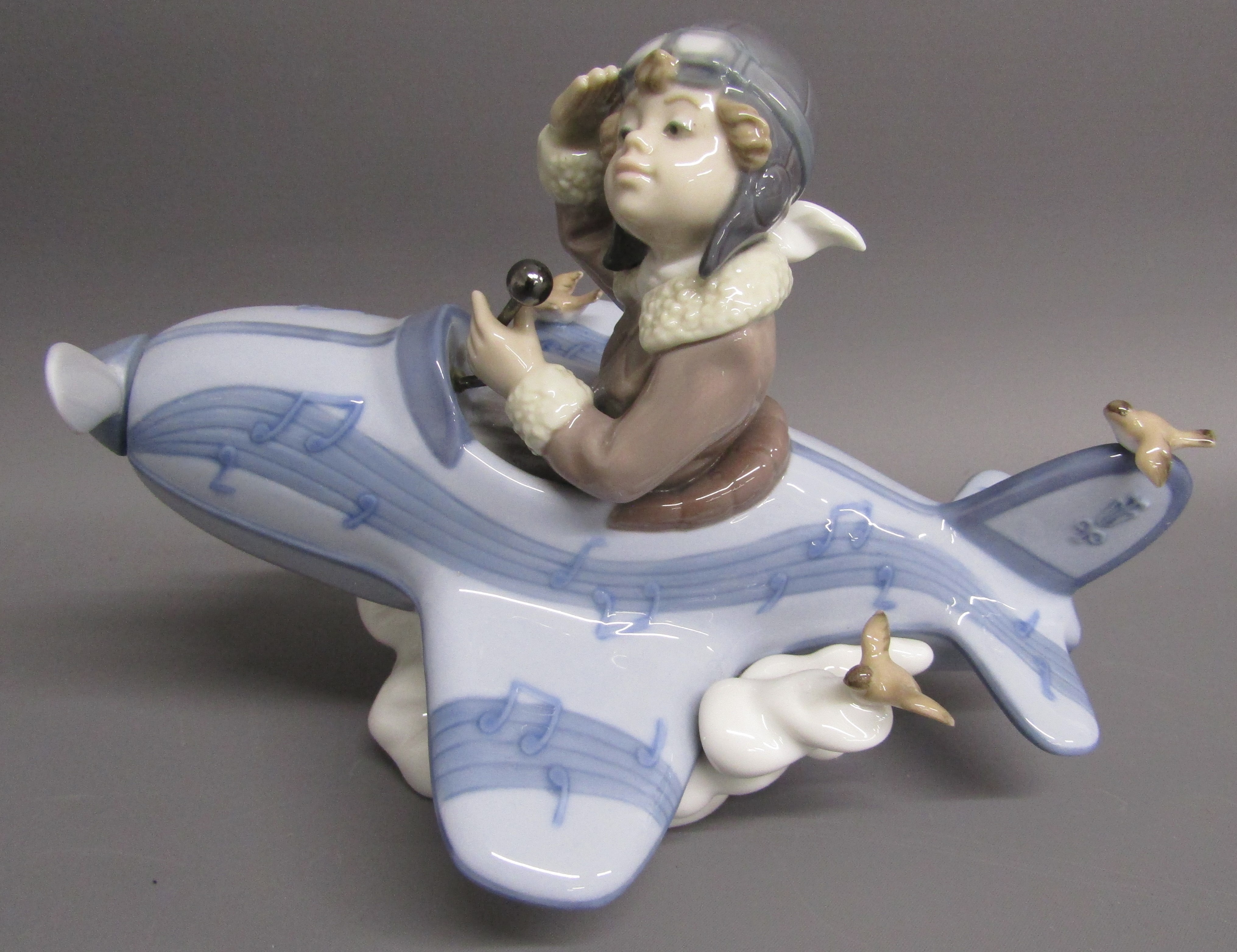 Lladro 'Over the Clouds' 05697 - with box - Image 2 of 6
