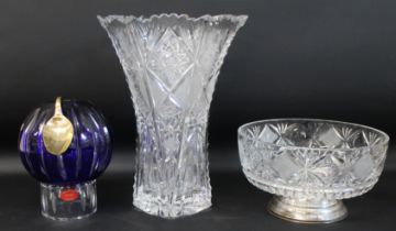 Uri Geller Crystal Collection blue glass bowl on stand by Dickenson Crystal 12/500 with