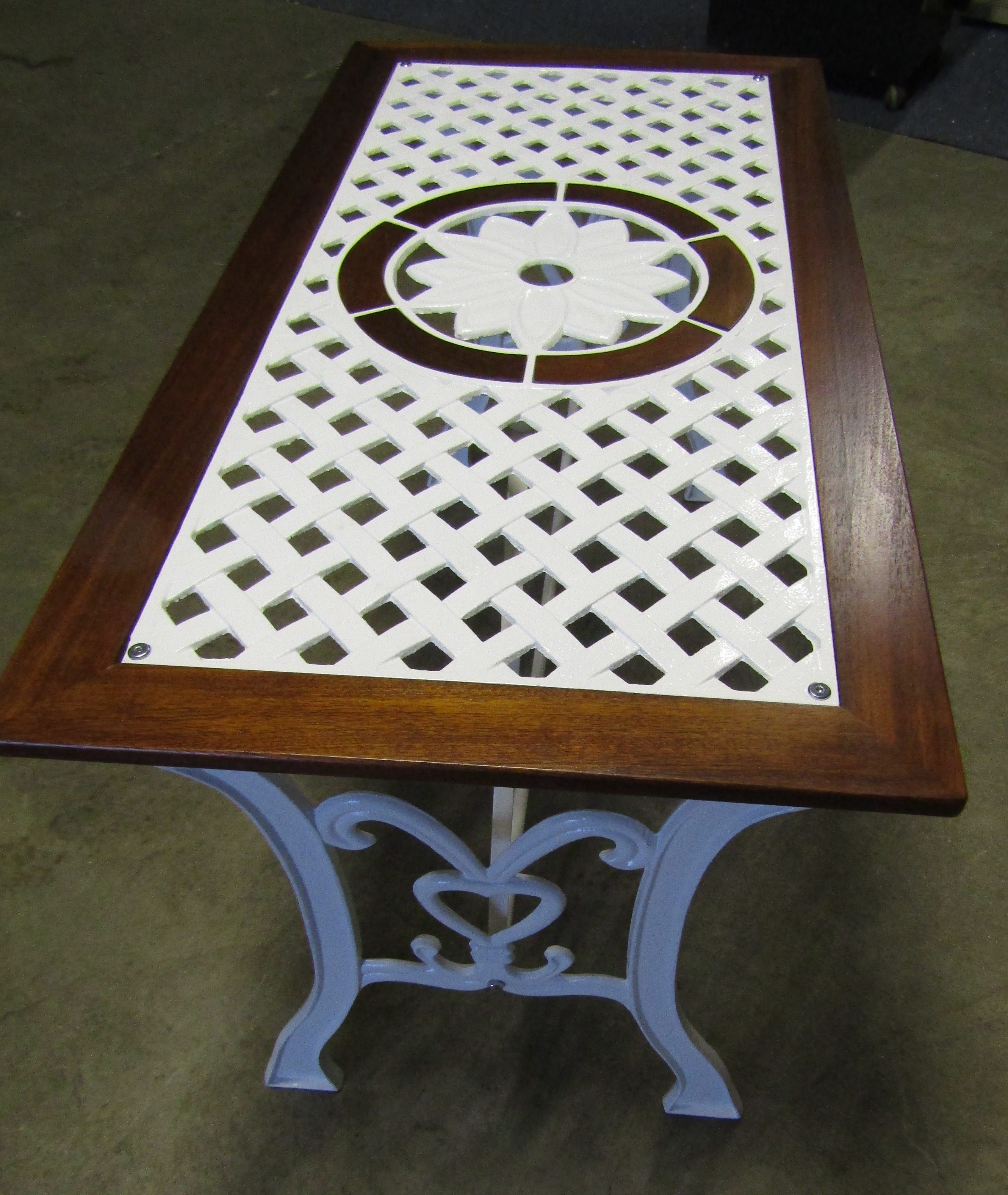 Garden dining table with parasol hole - has been grit blasted and powder coated and wood has been - Image 4 of 4