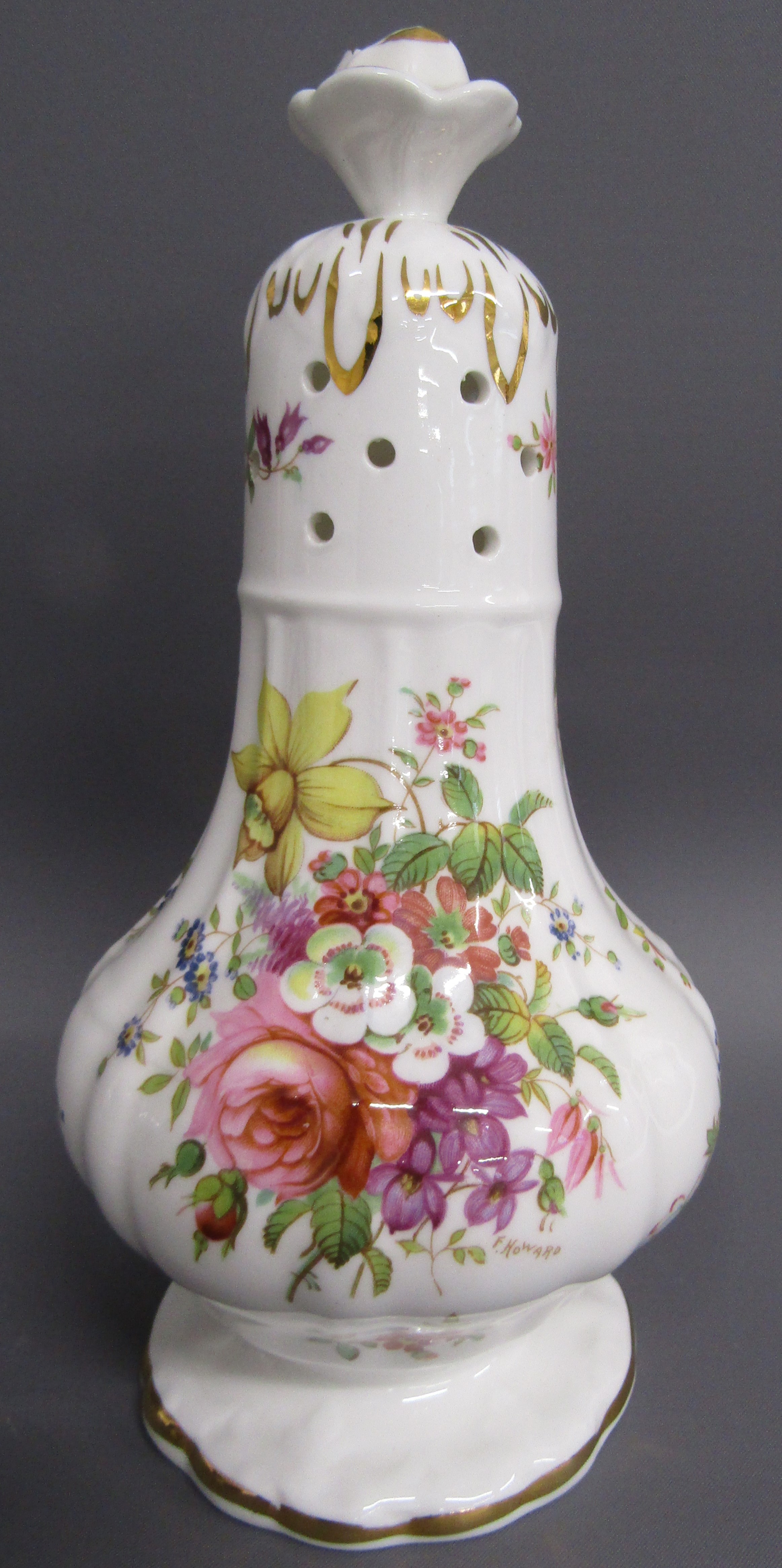 Collection of ceramics includes Hammersley caster, small fluted vase, small lidded pot and trinket - Image 6 of 8