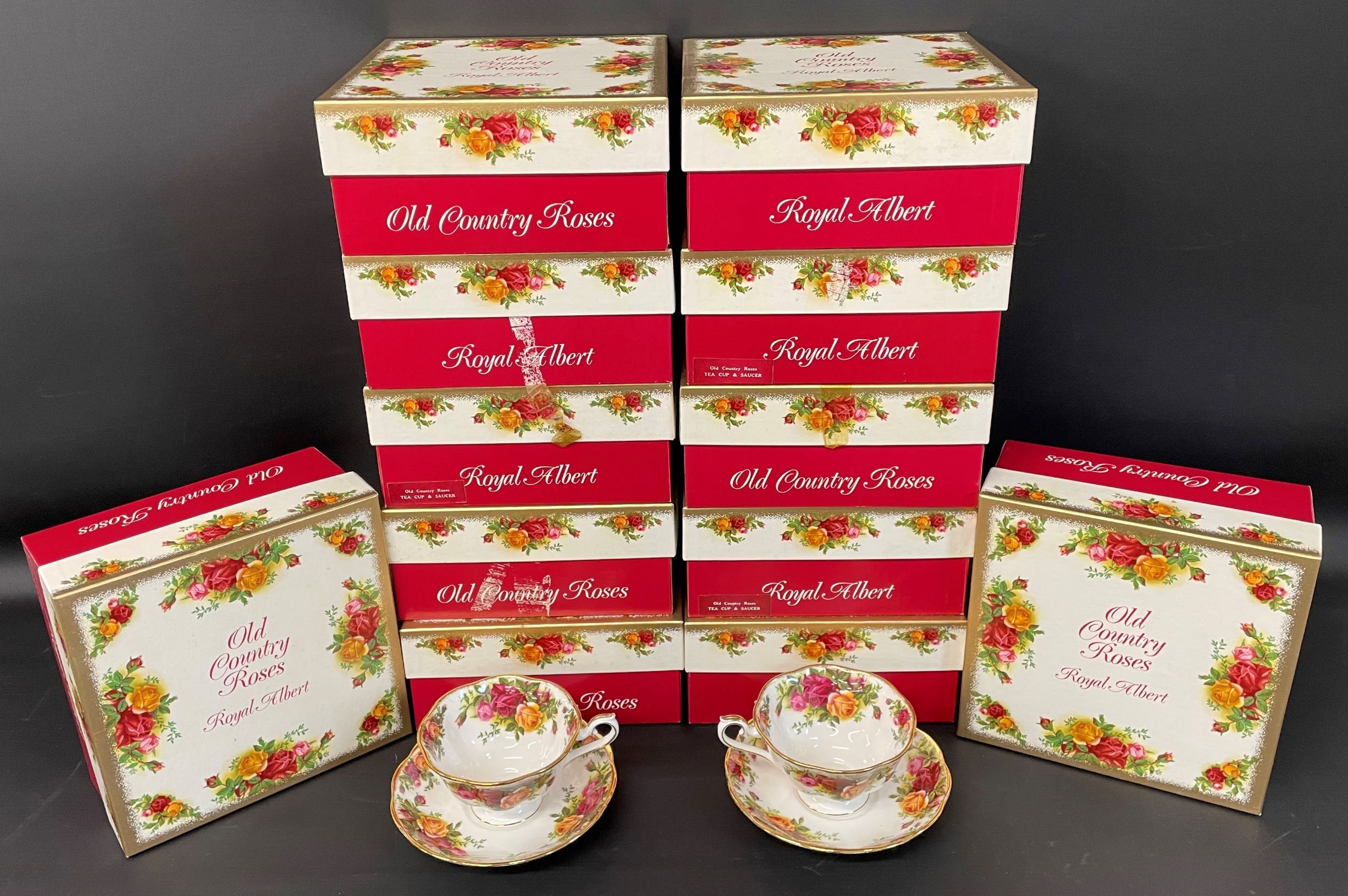 12 boxed Royal Albert Old Country Roses pattern teacups & saucers