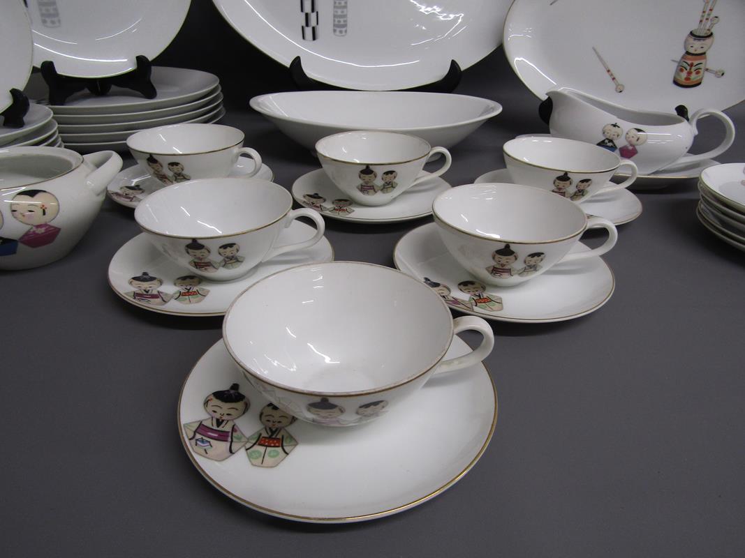 Meito Oriental design dinner service includes platters, tea cups and saucers, plates, side plates ( - Image 3 of 11
