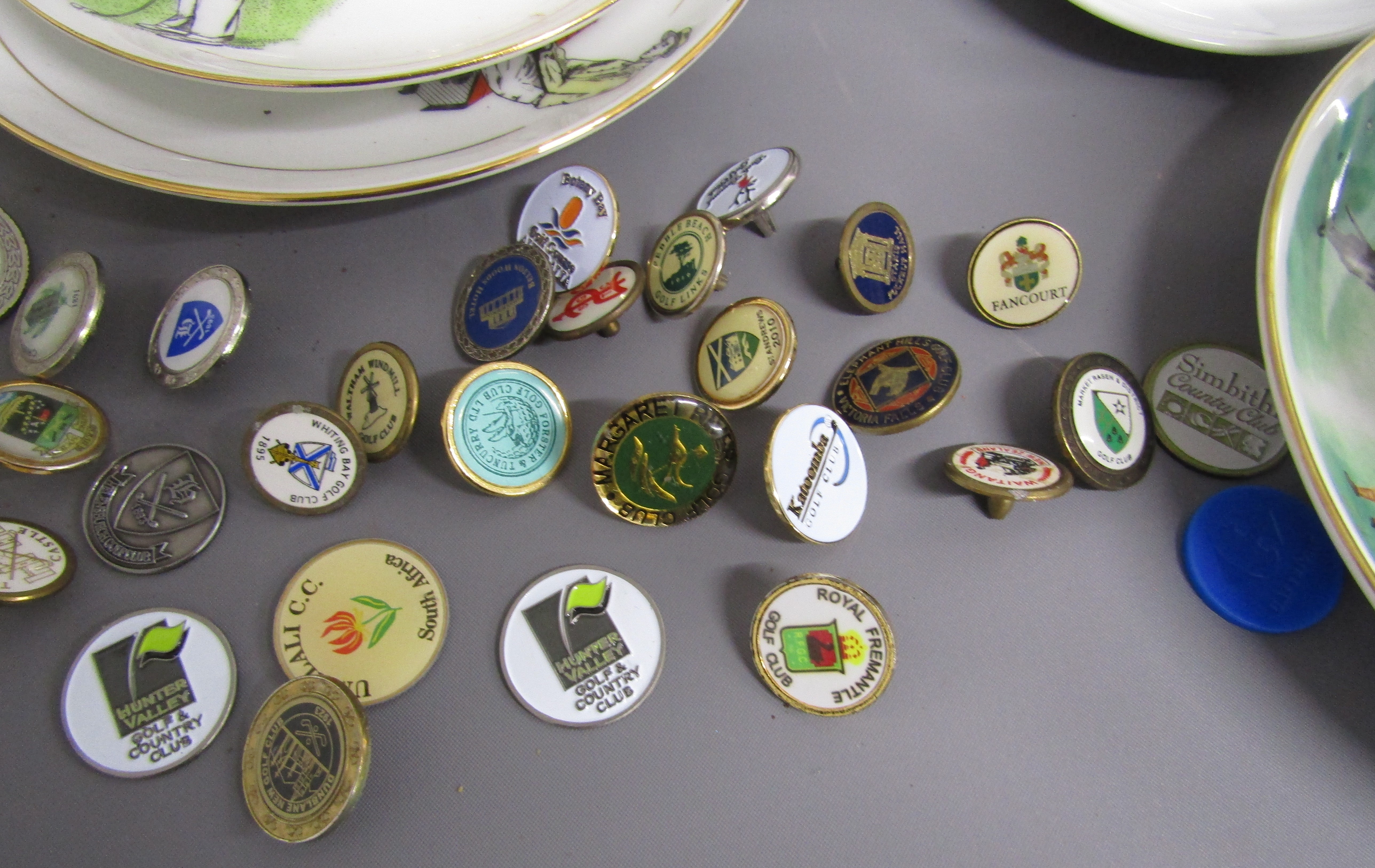 Collection of golfing items includes Dartmouth Pottery tankards, cups and saucers, Wedgwood dish, - Image 6 of 6