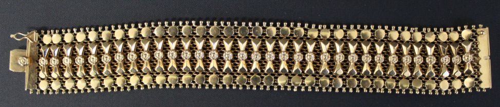 Italian gold fancy flat link cuff bracelet marked 120 VI 750, length 18cm, 45.31g