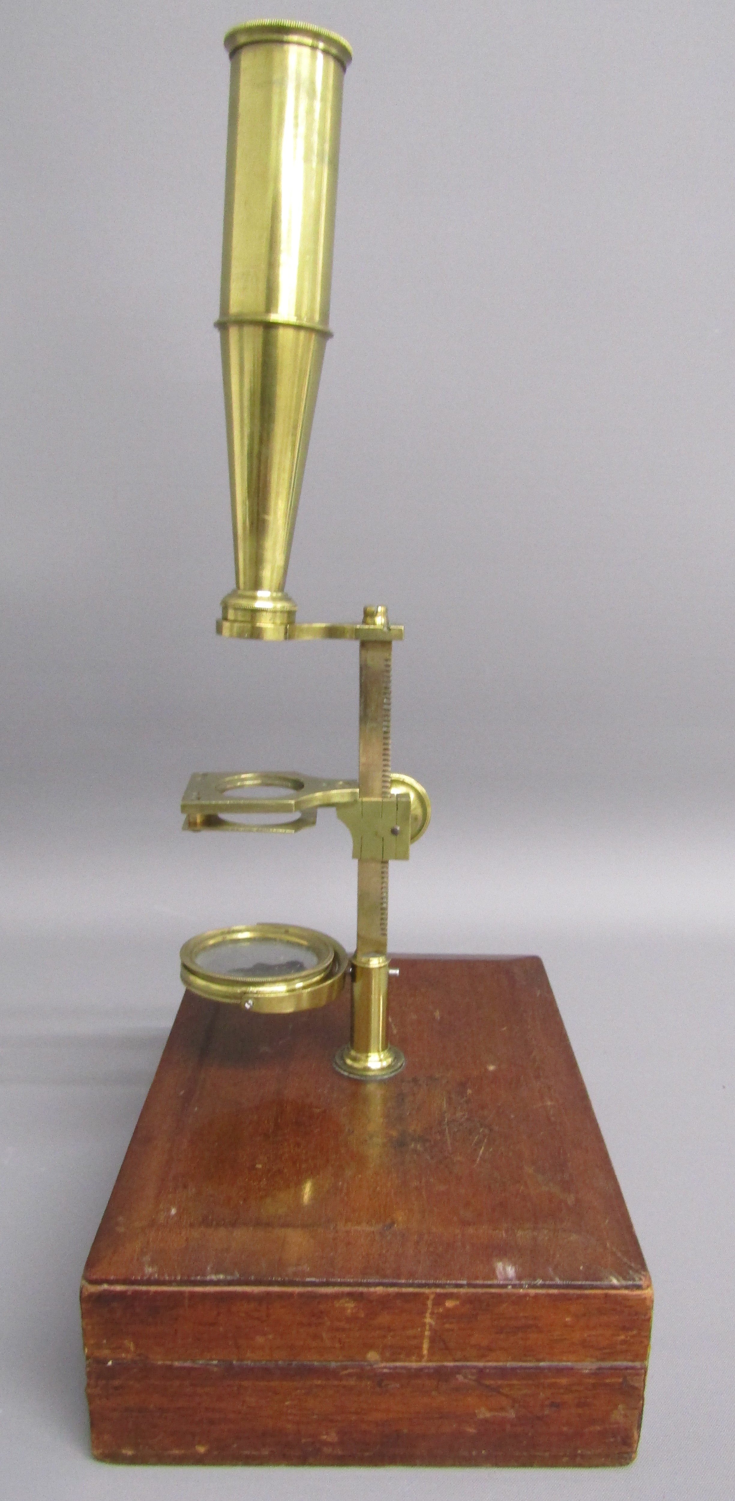 Cary Gould medium style box mounted portable microscope - Image 4 of 9
