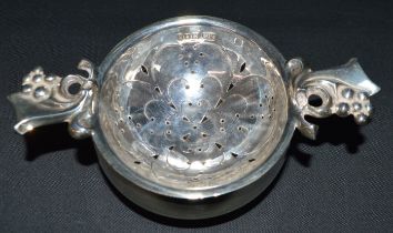 Silver tea strainer & stand London 1945 / 47, R E Stone, 3.96ozt