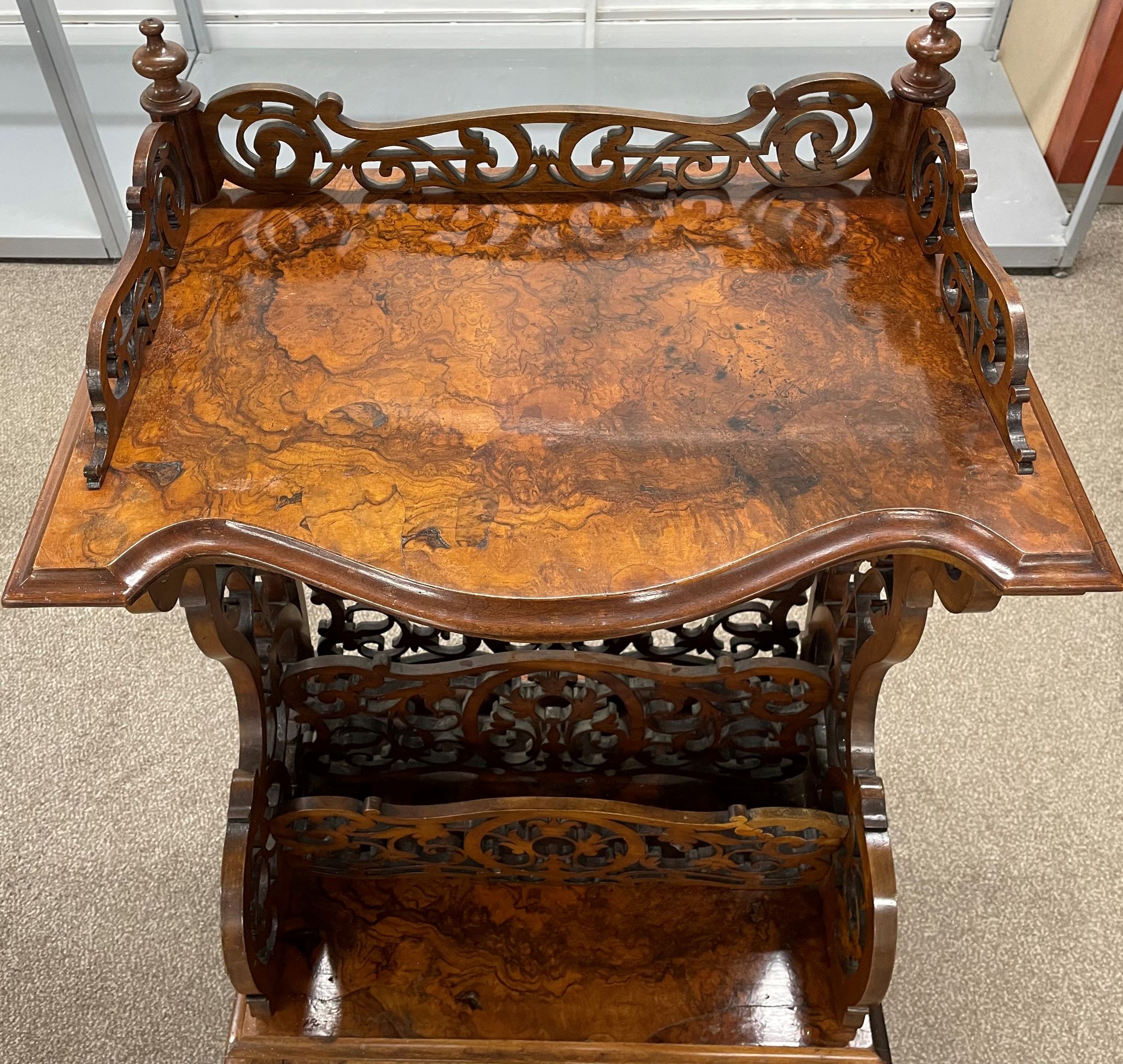 Victorian Canterbury whatnot with top gallery shelf in burr walnut veneer on turned legs with - Image 3 of 6