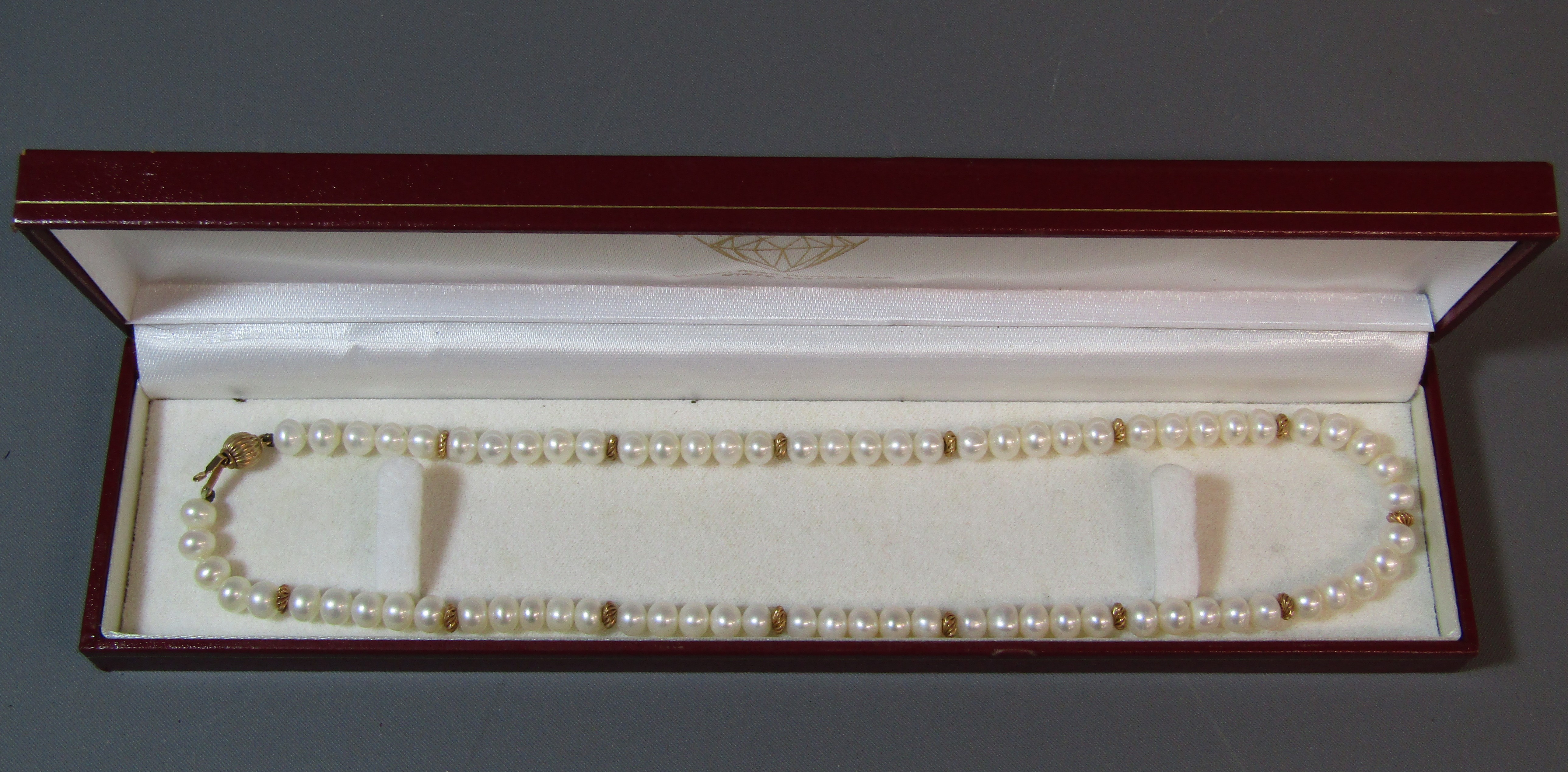 9ct gold mounted pearl necklace - Image 5 of 5