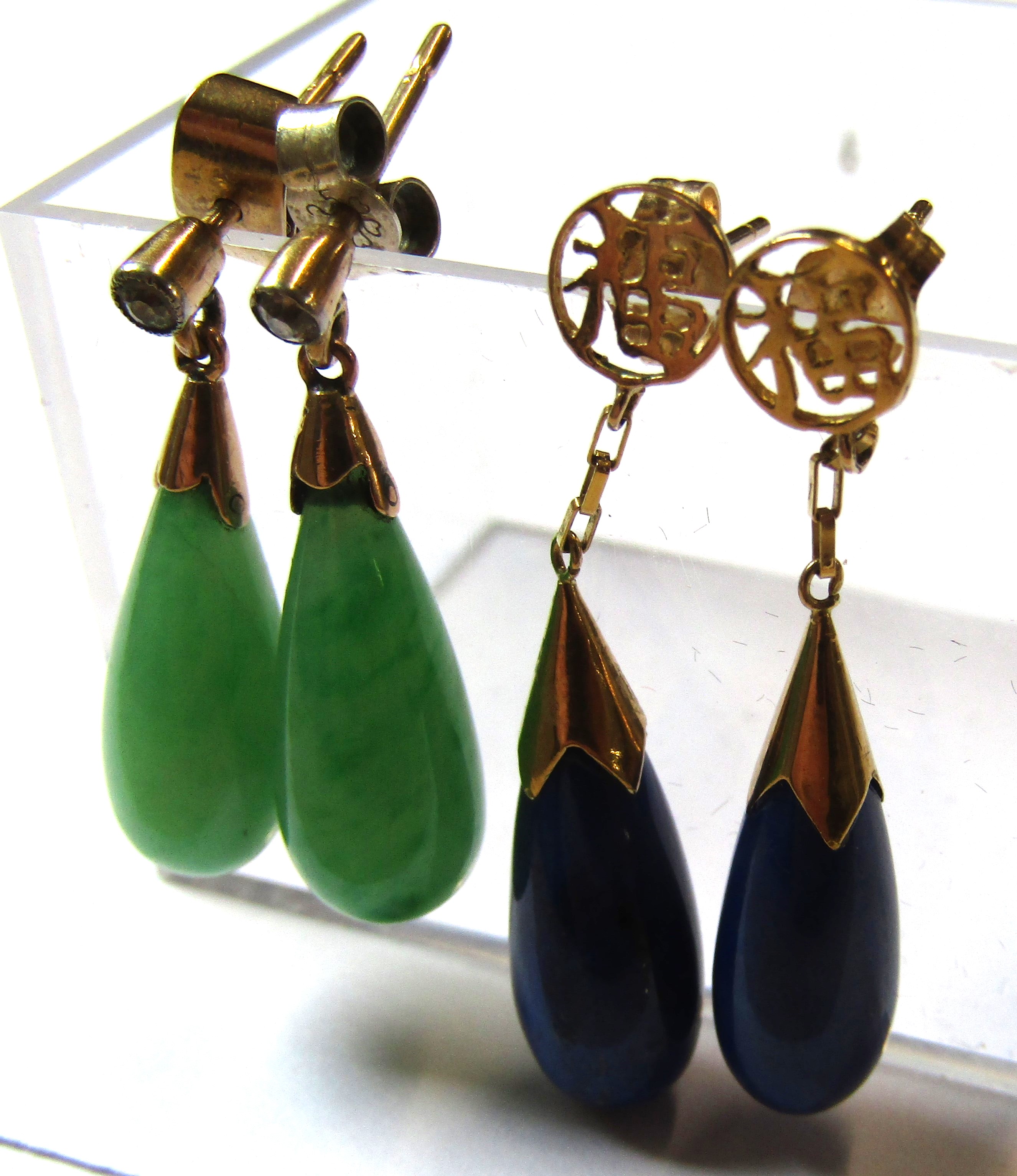 Pair of unmarked yellow metal, jade (approx. 16mm) & diamond chip earrings & pair of lapis drop - Image 4 of 6