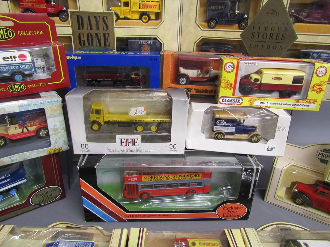 Collection of boxed cars includes Lledo Days Gone, Matchbox models of Yesteryear, Cameo Village - Image 6 of 8