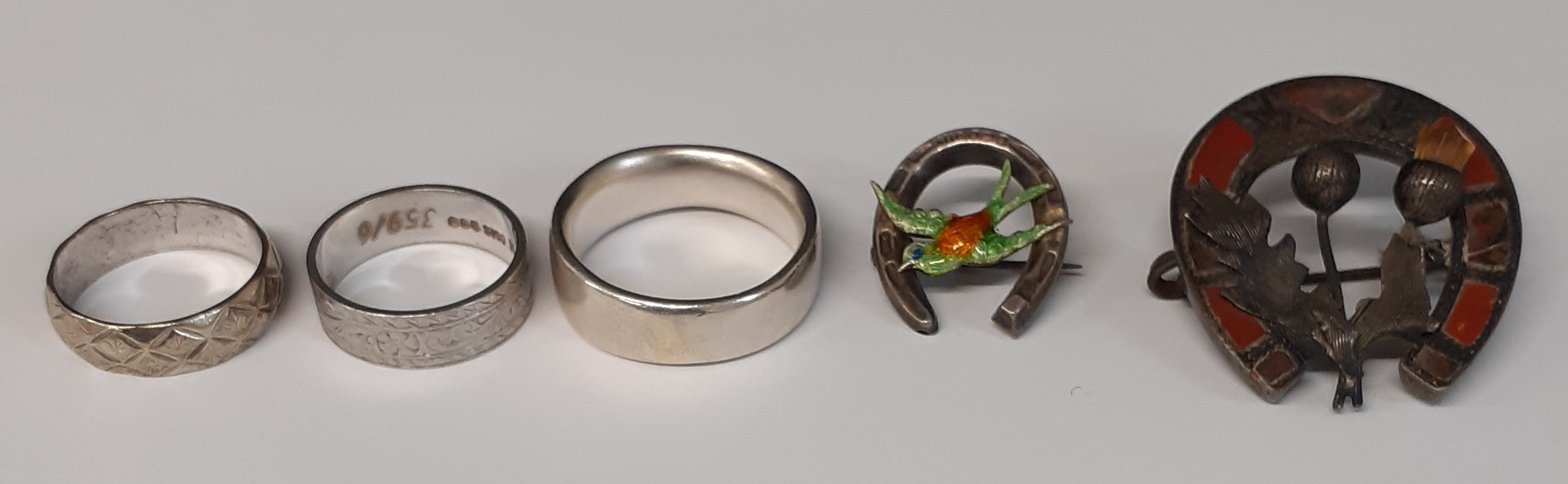 9ct white gold ring (4.3g), 2 silver rings (advised one is Diana Porter), small silver & enamel - Image 2 of 2