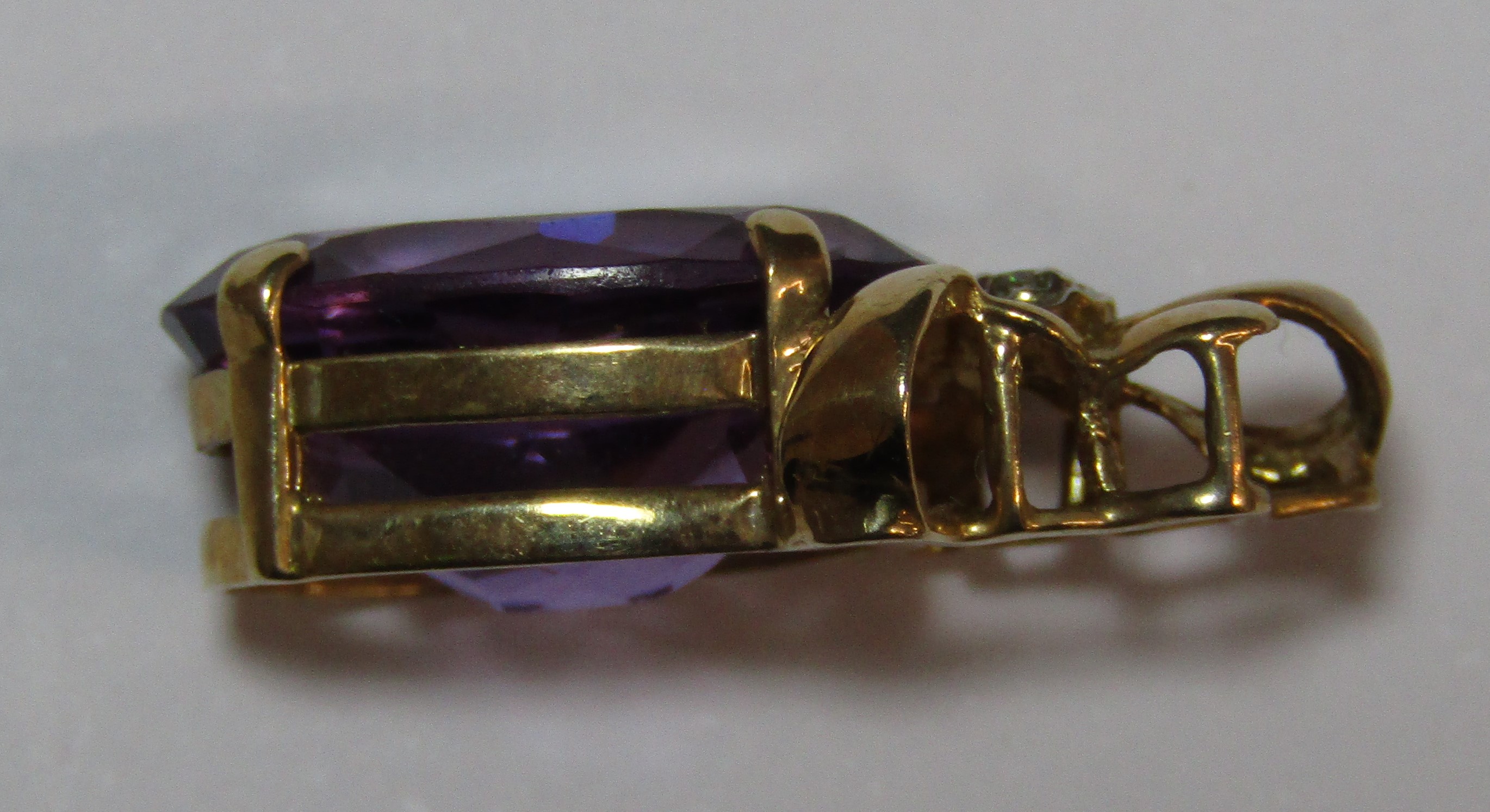 9ct gold pendant with amethyst and diamonds along with amethyst and pearl earrings in yellow - Image 5 of 6