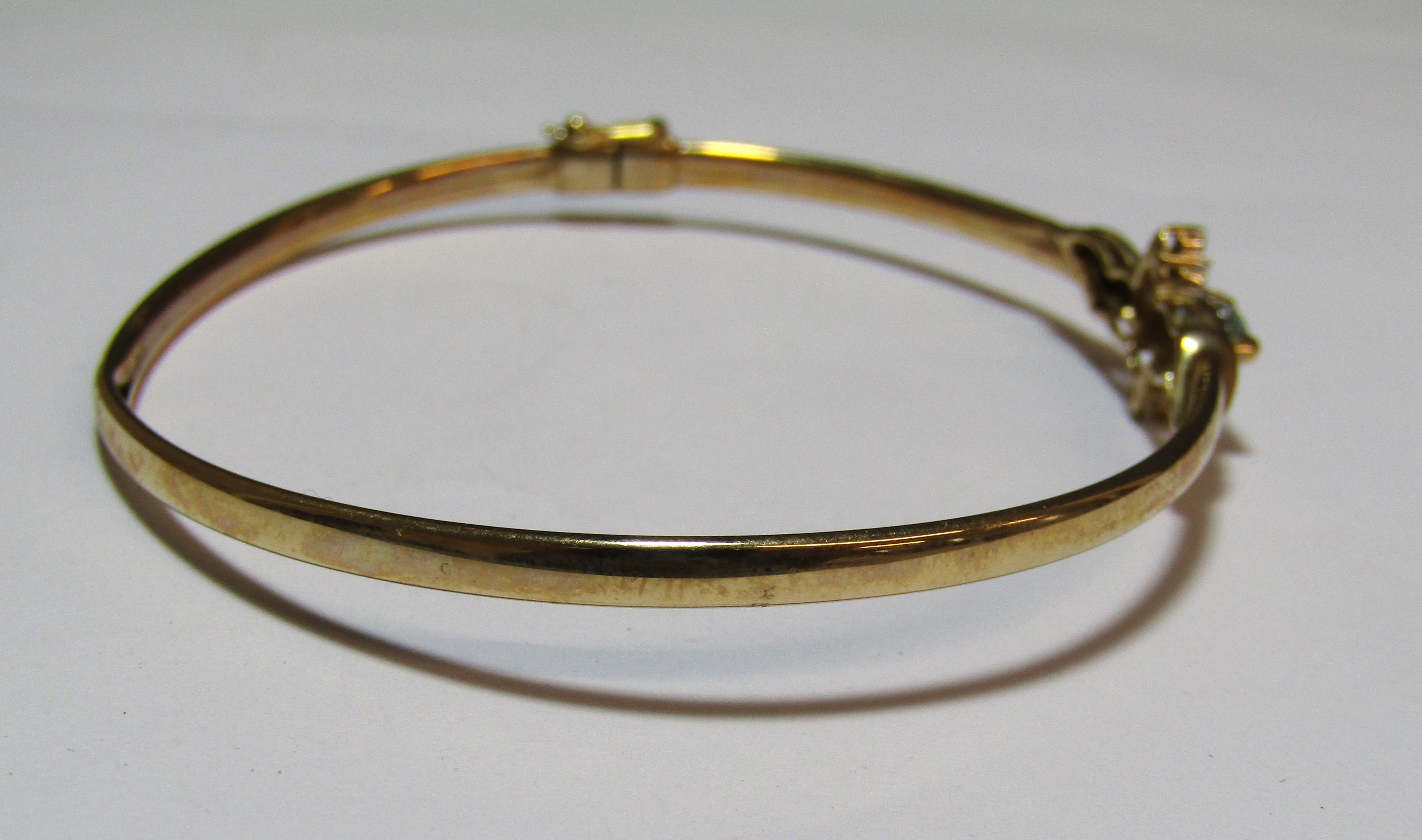 9ct diamond and aquamarine bangle - twist to fit wrist (has caused slight split) - total weight 4. - Image 5 of 8