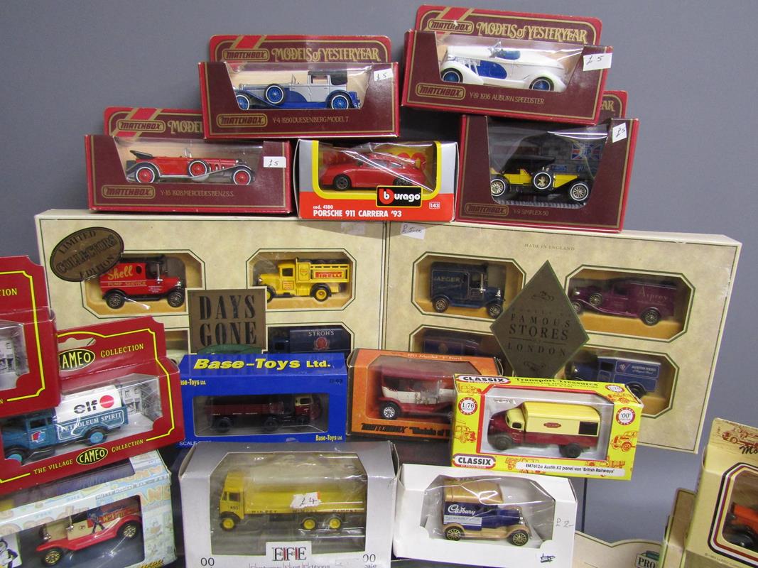 Collection of boxed cars includes Lledo Days Gone, Matchbox models of Yesteryear, Cameo Village - Image 8 of 8